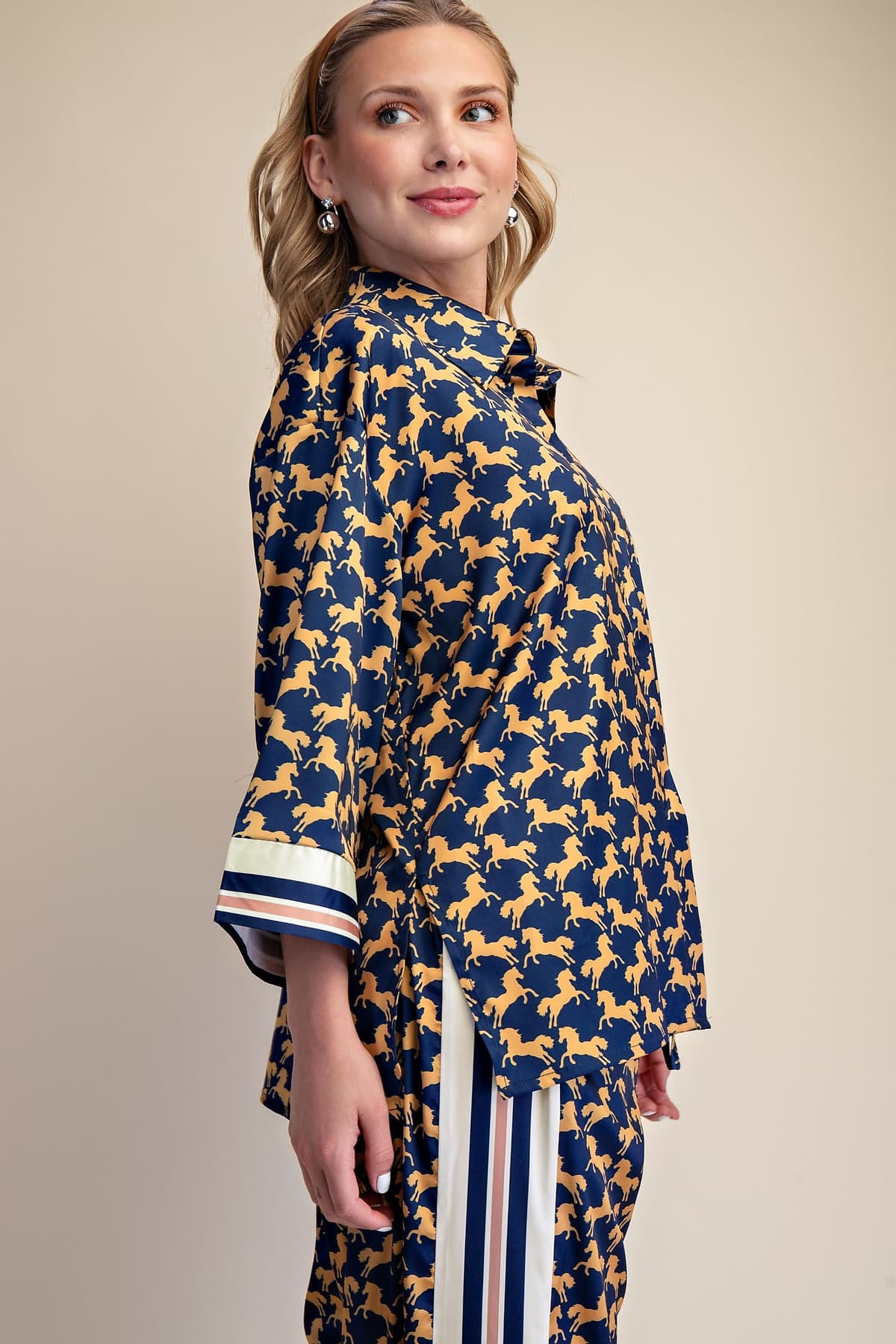 GT9694 - NAVY/CAMEL