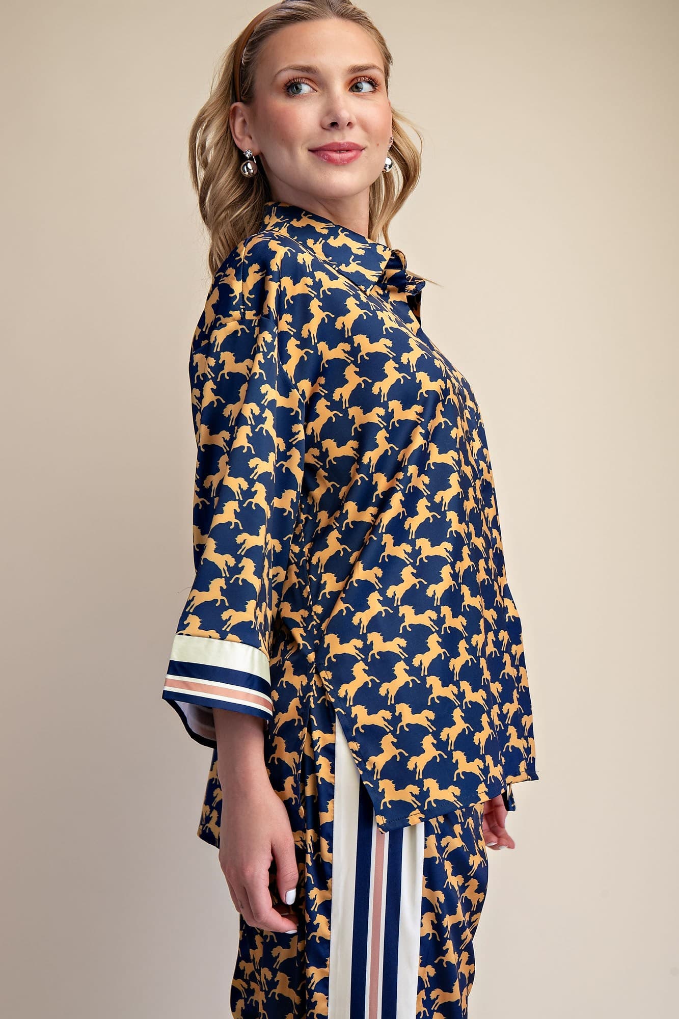 GT9694 - NAVY/CAMEL