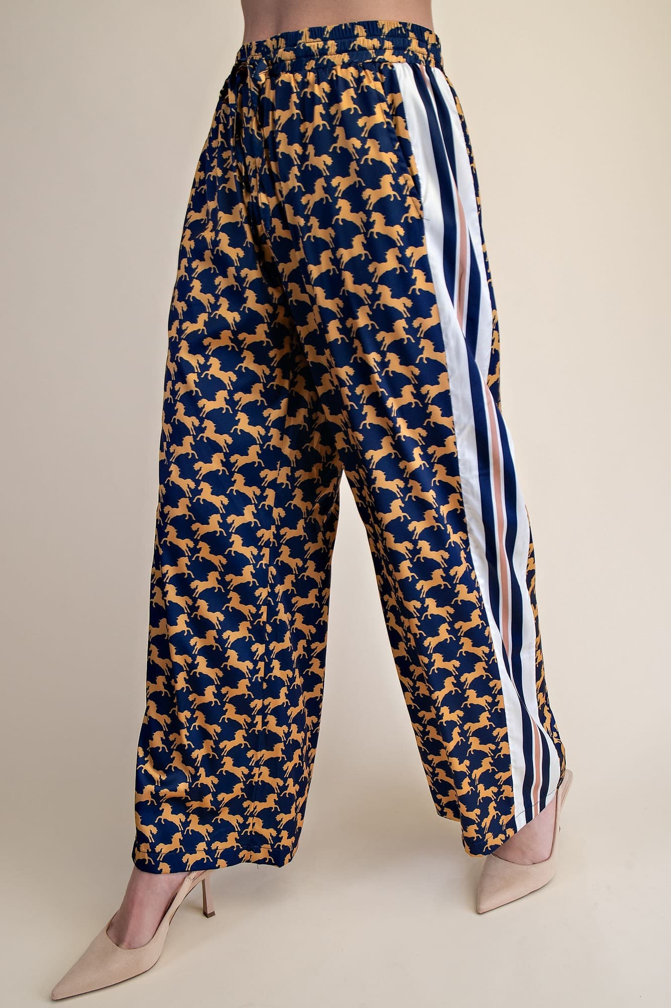 GP9692 - NAVY/CAMEL