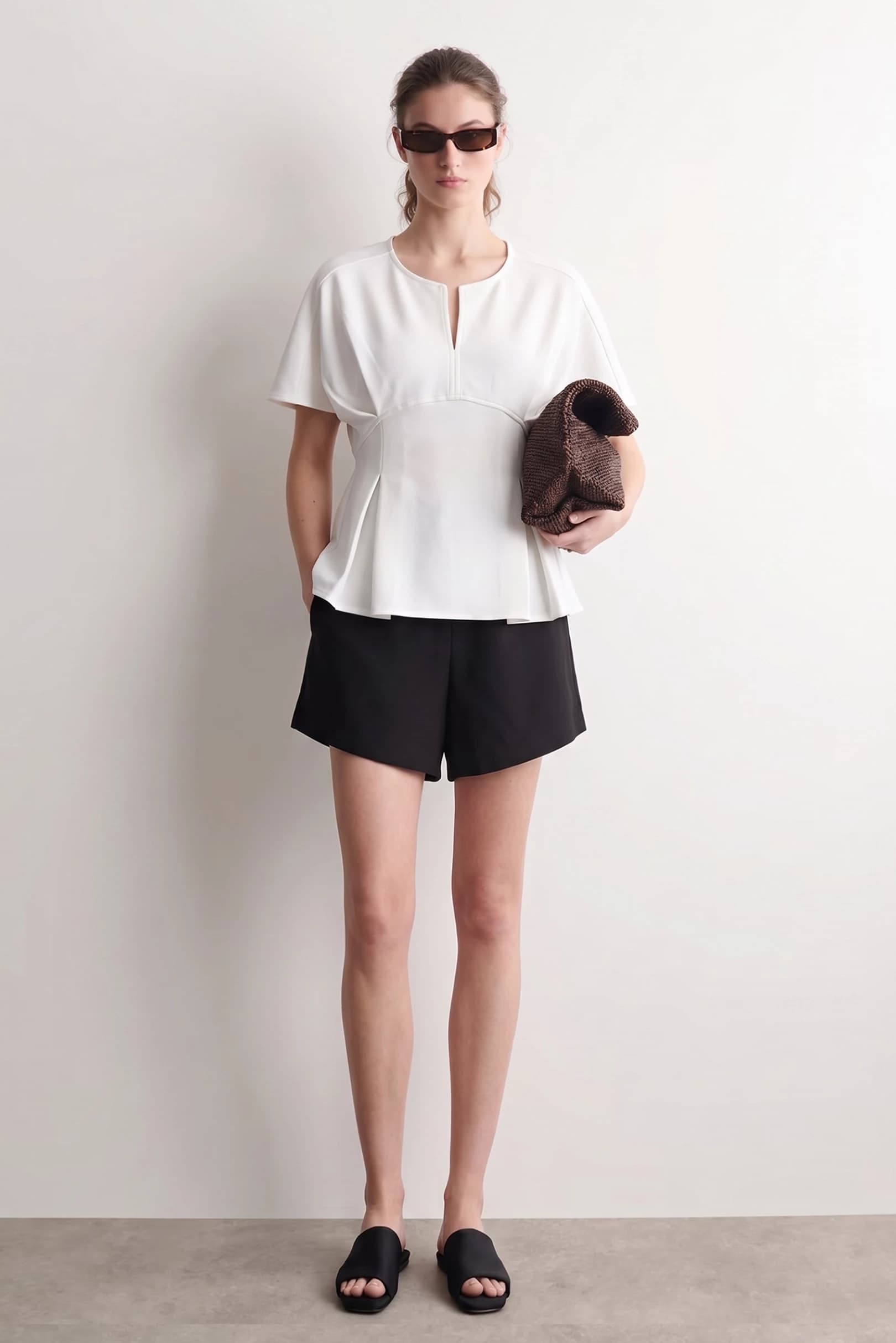 GT9942 - WHITE