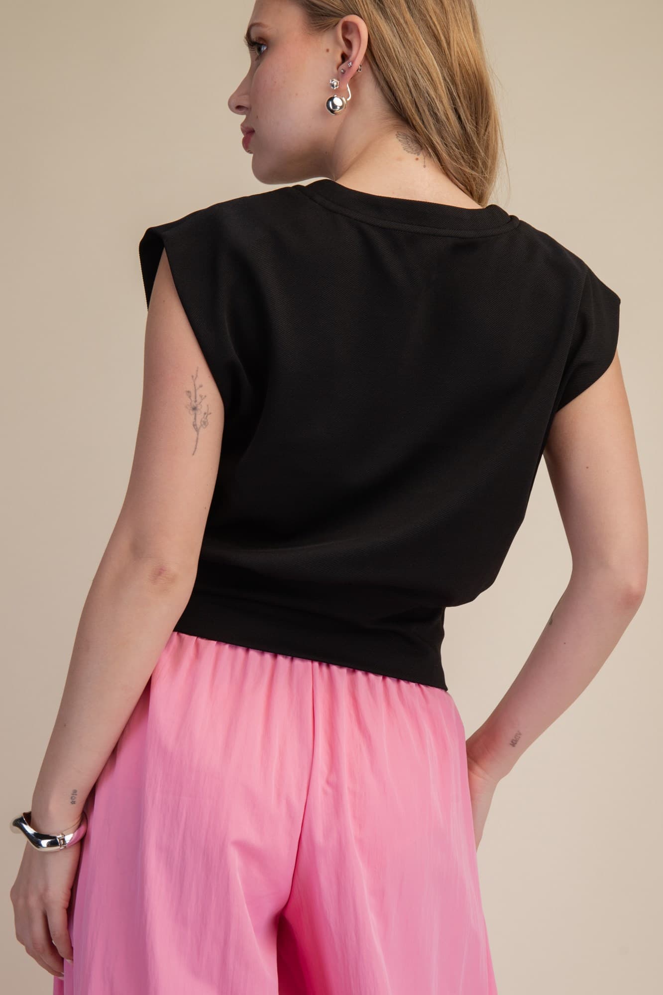 T9045 - BLACK