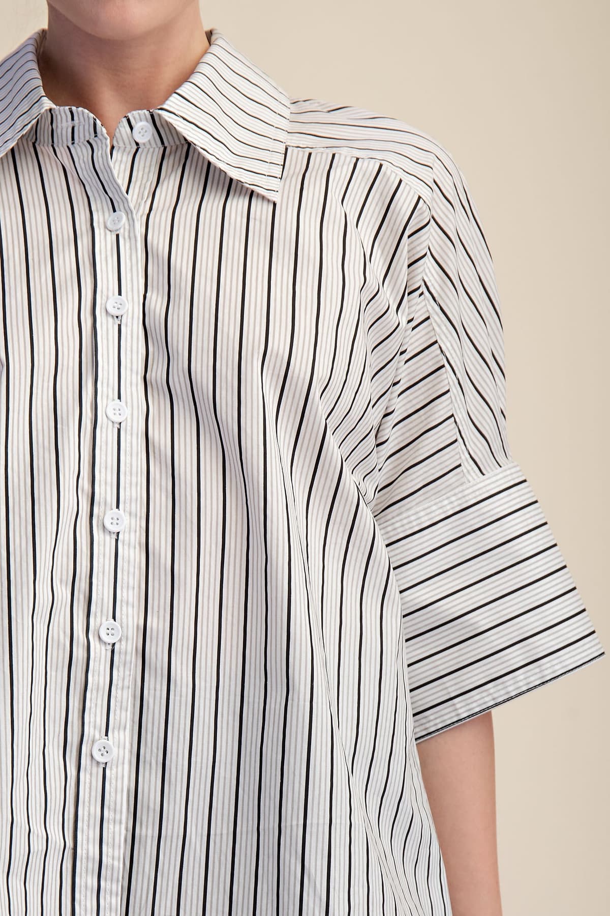 T8097 - WHITE/BLACK