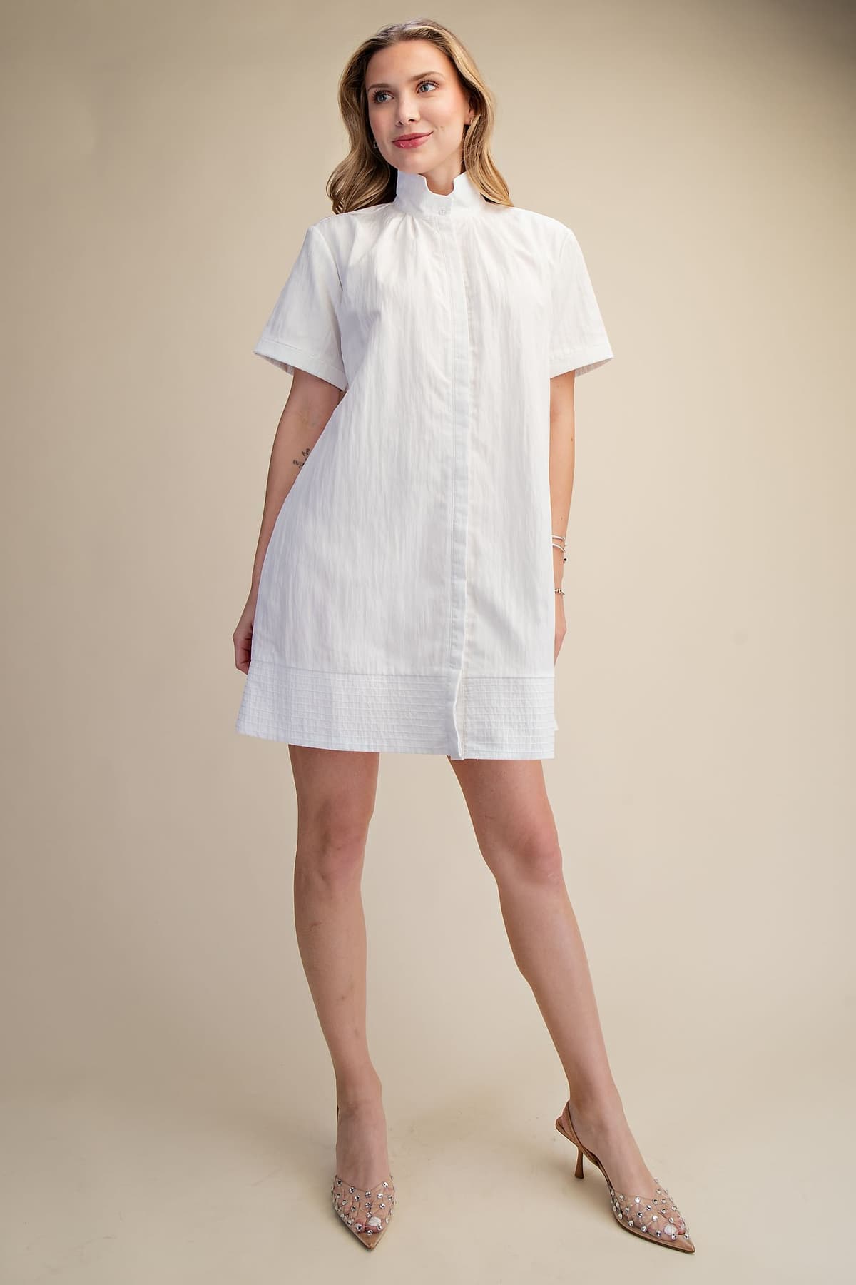 D8123 - WHITE