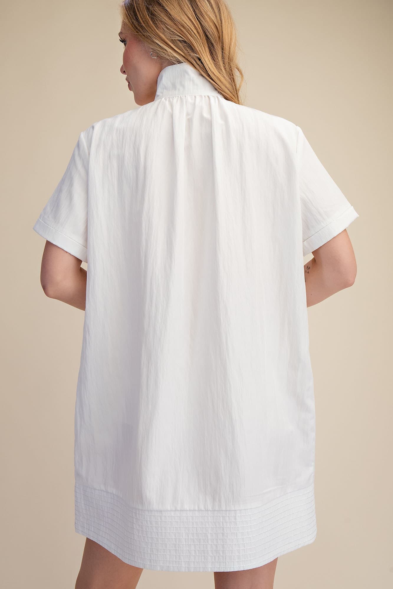 D8123 - WHITE