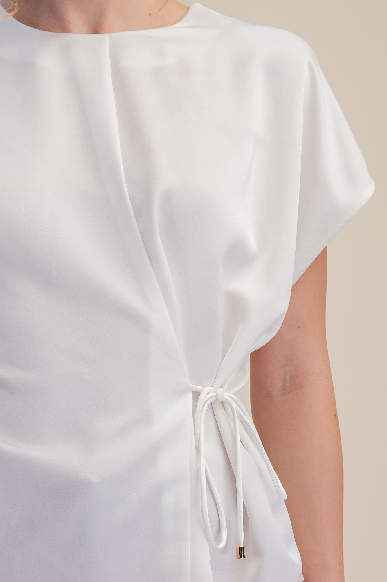 T8126 - WHITE