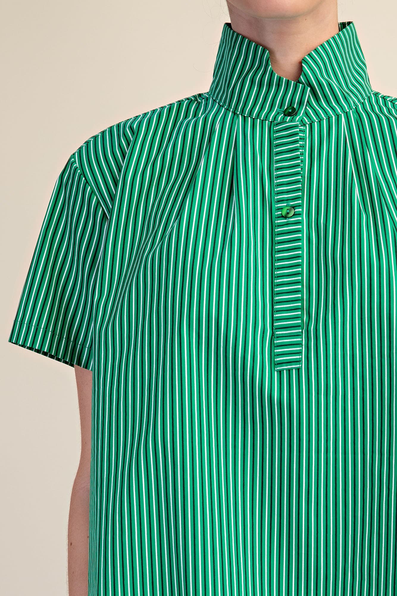 T8137 - KELLY GREEN