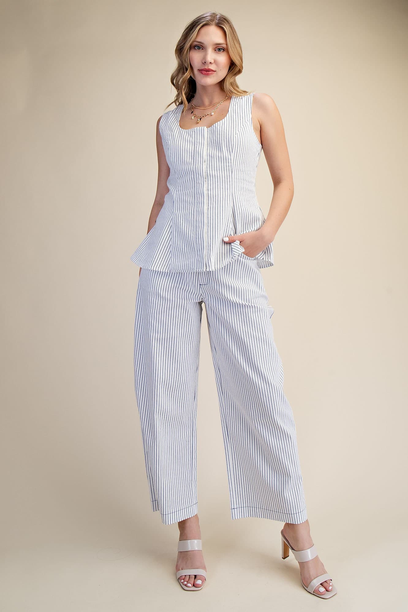 P8137 - WHITE
