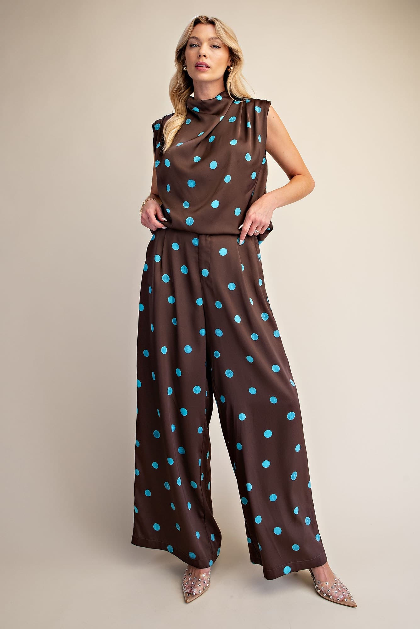 P8235 - BROWN