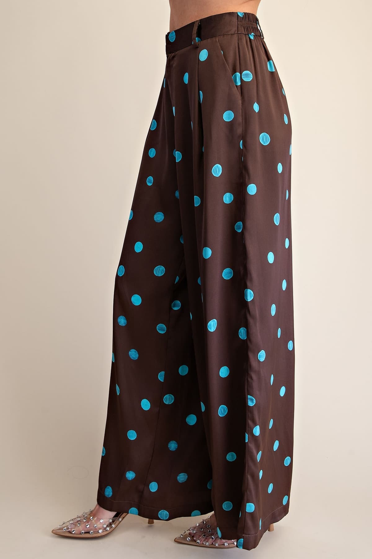 P8235 - BROWN