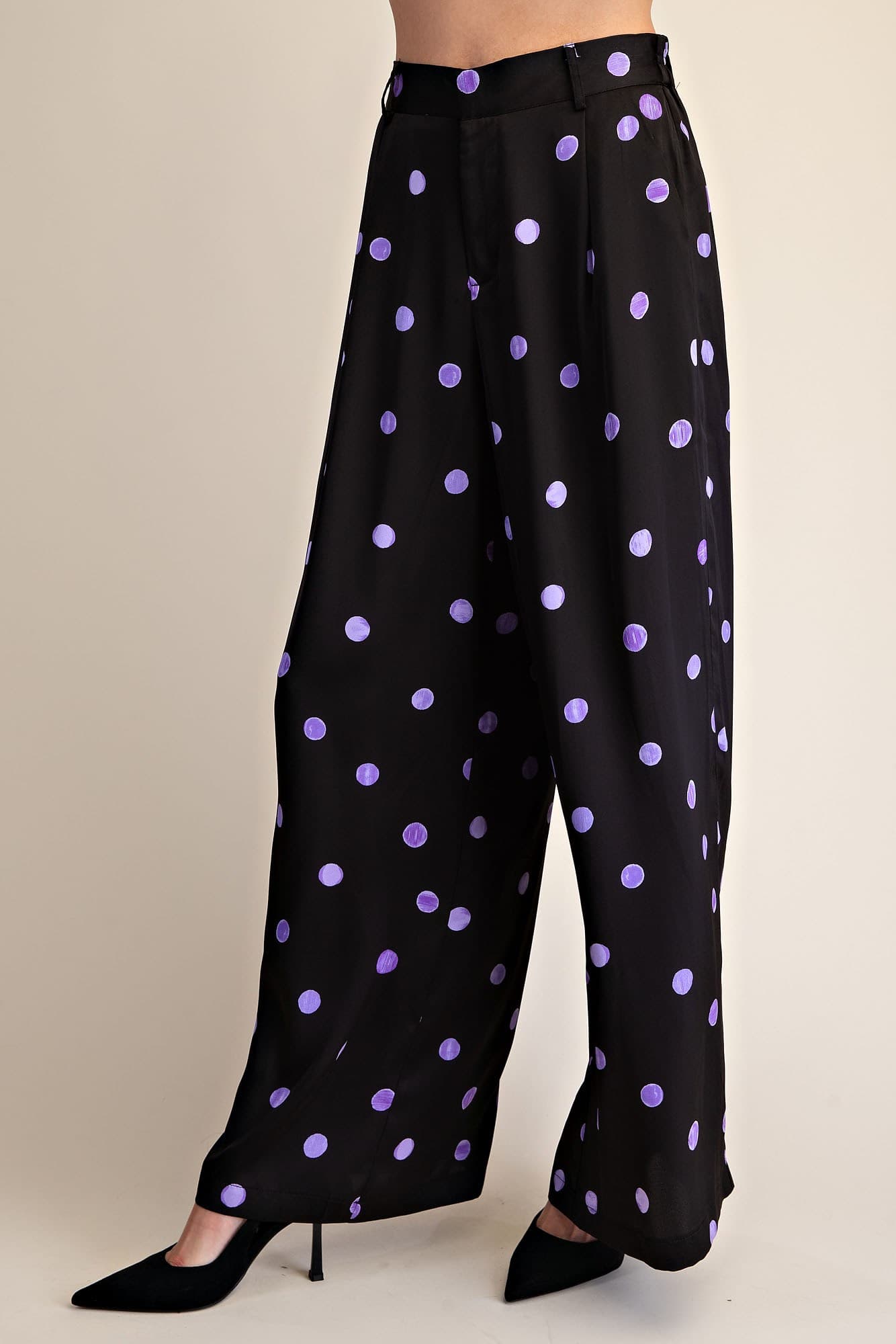 P8235 - BLACK