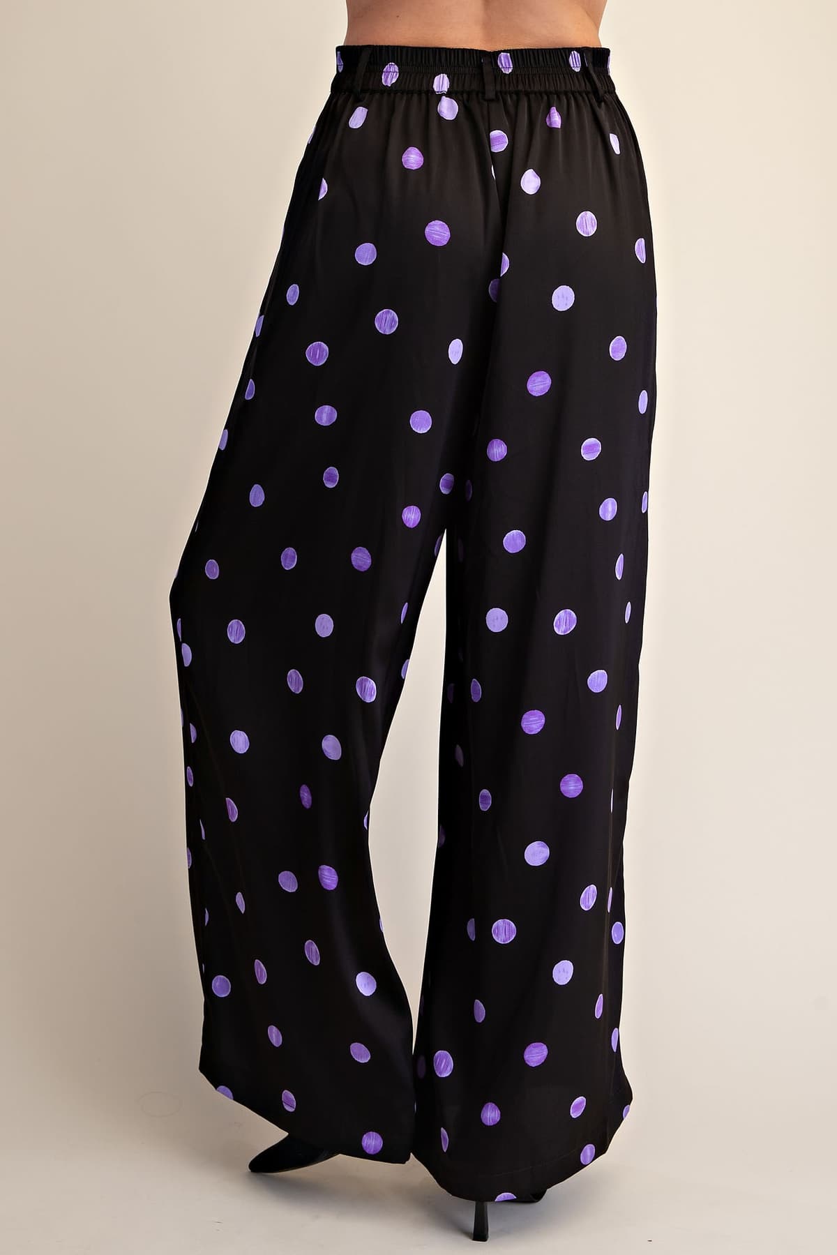 P8235 - BLACK