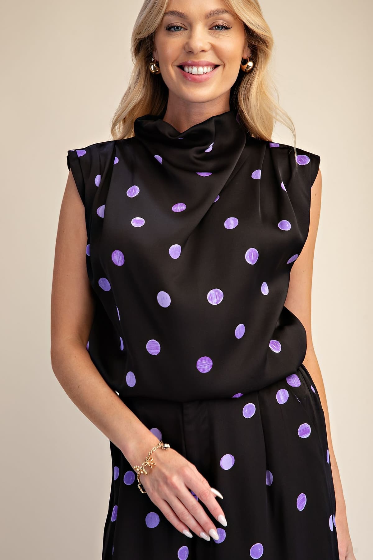 T8234 - BLACK