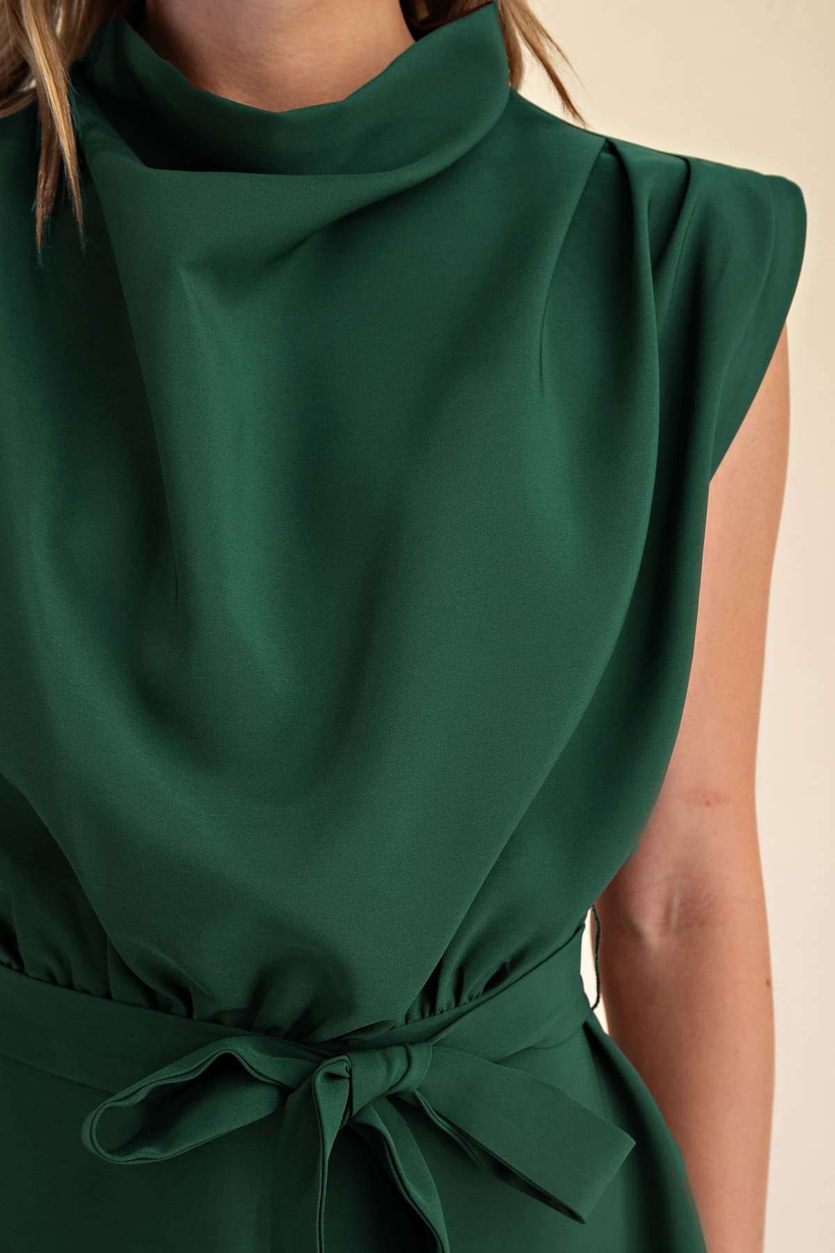 D8243 - HUNTER GREEN