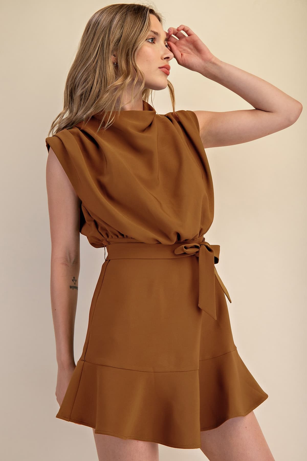D8243 - CAMEL