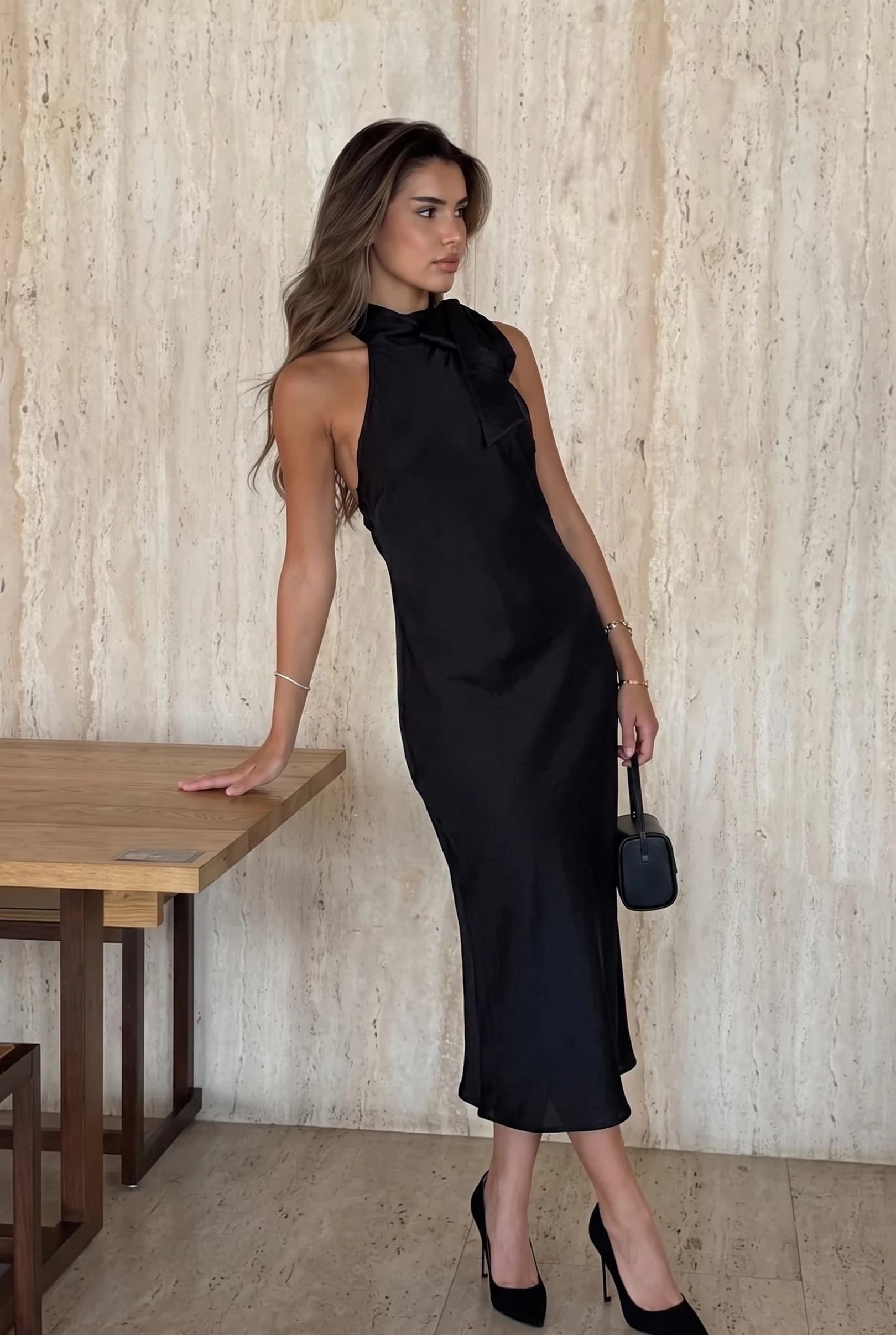 D8225 - BLACK