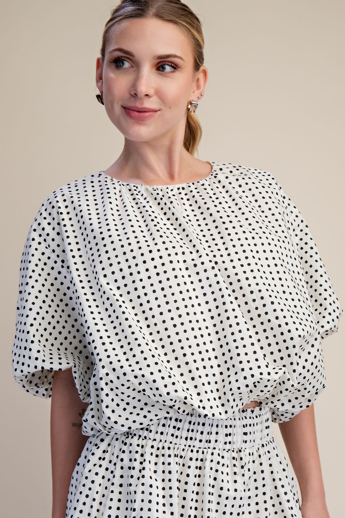 T8206 - WHITE