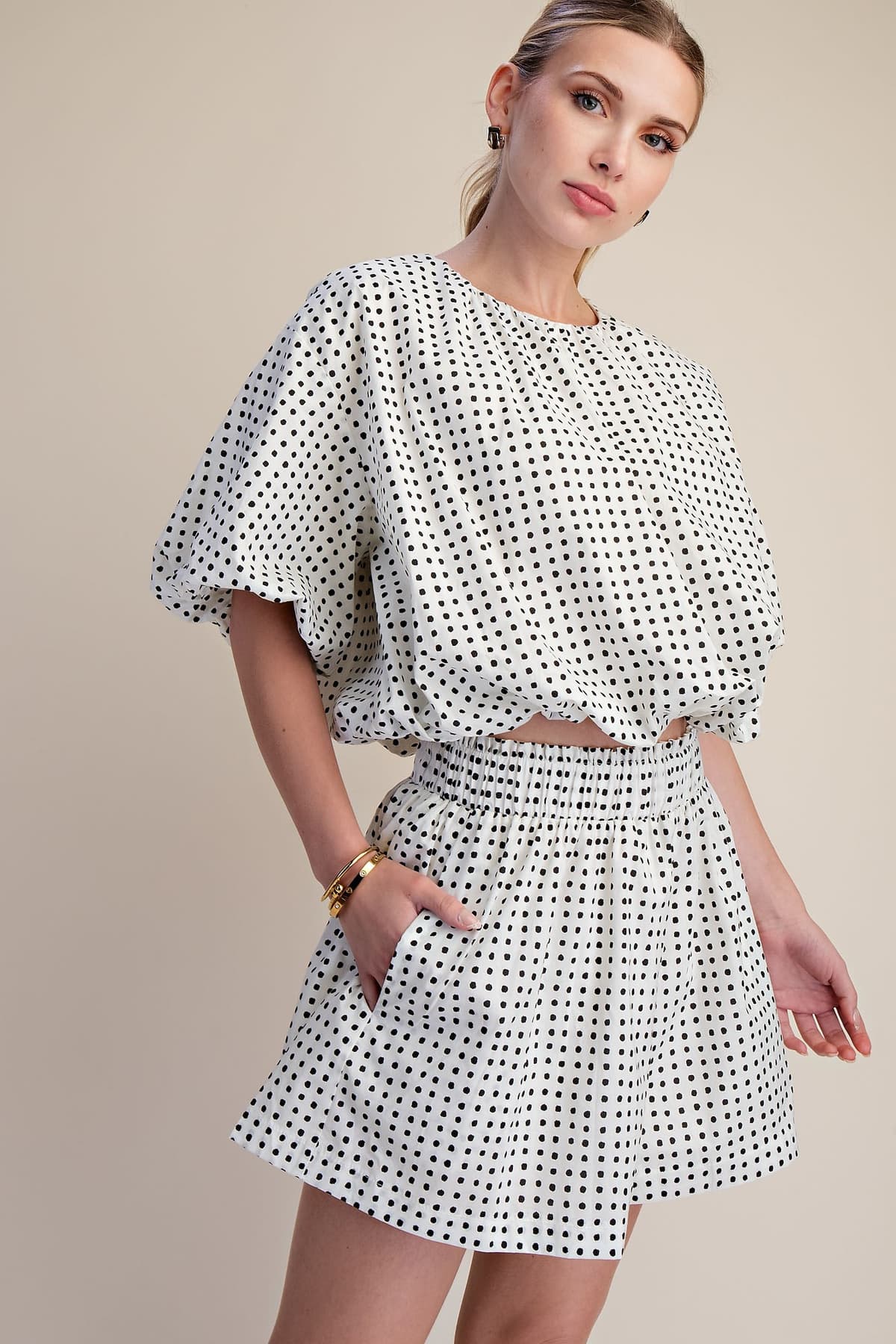 T8206 - WHITE