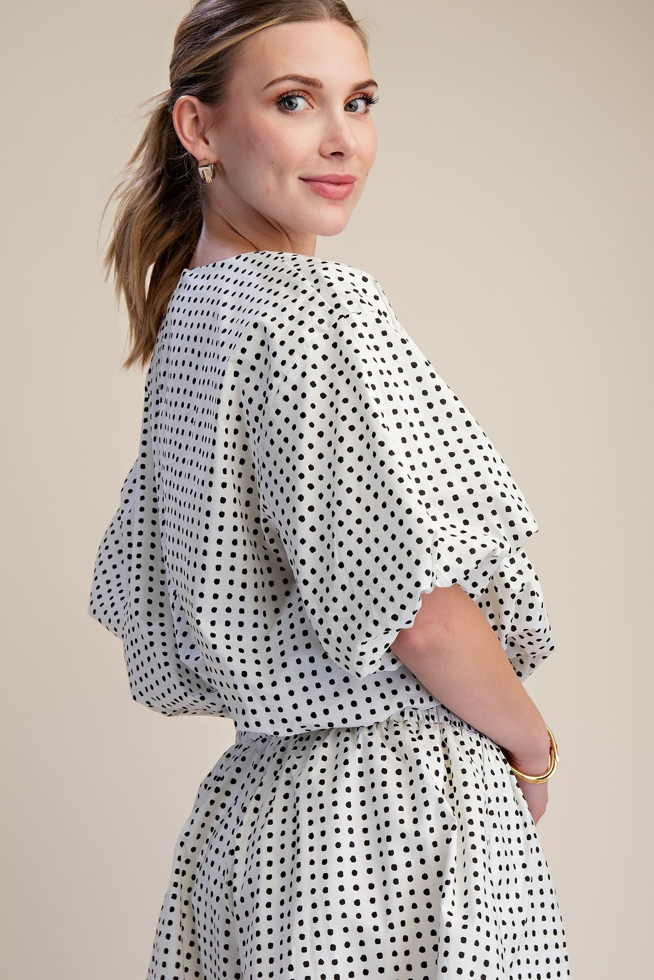T8206 - WHITE