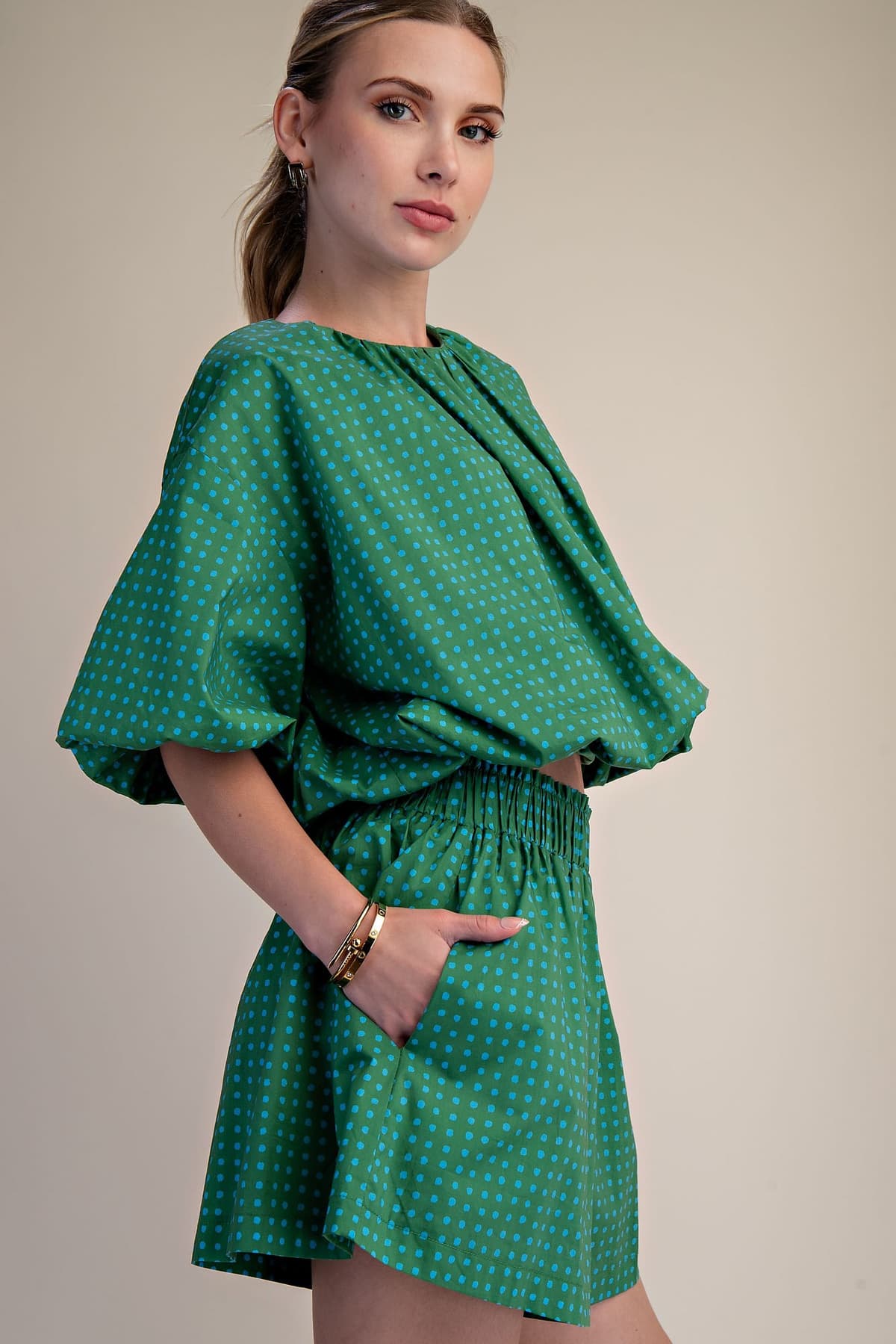 T8206 - KELLY GREEN