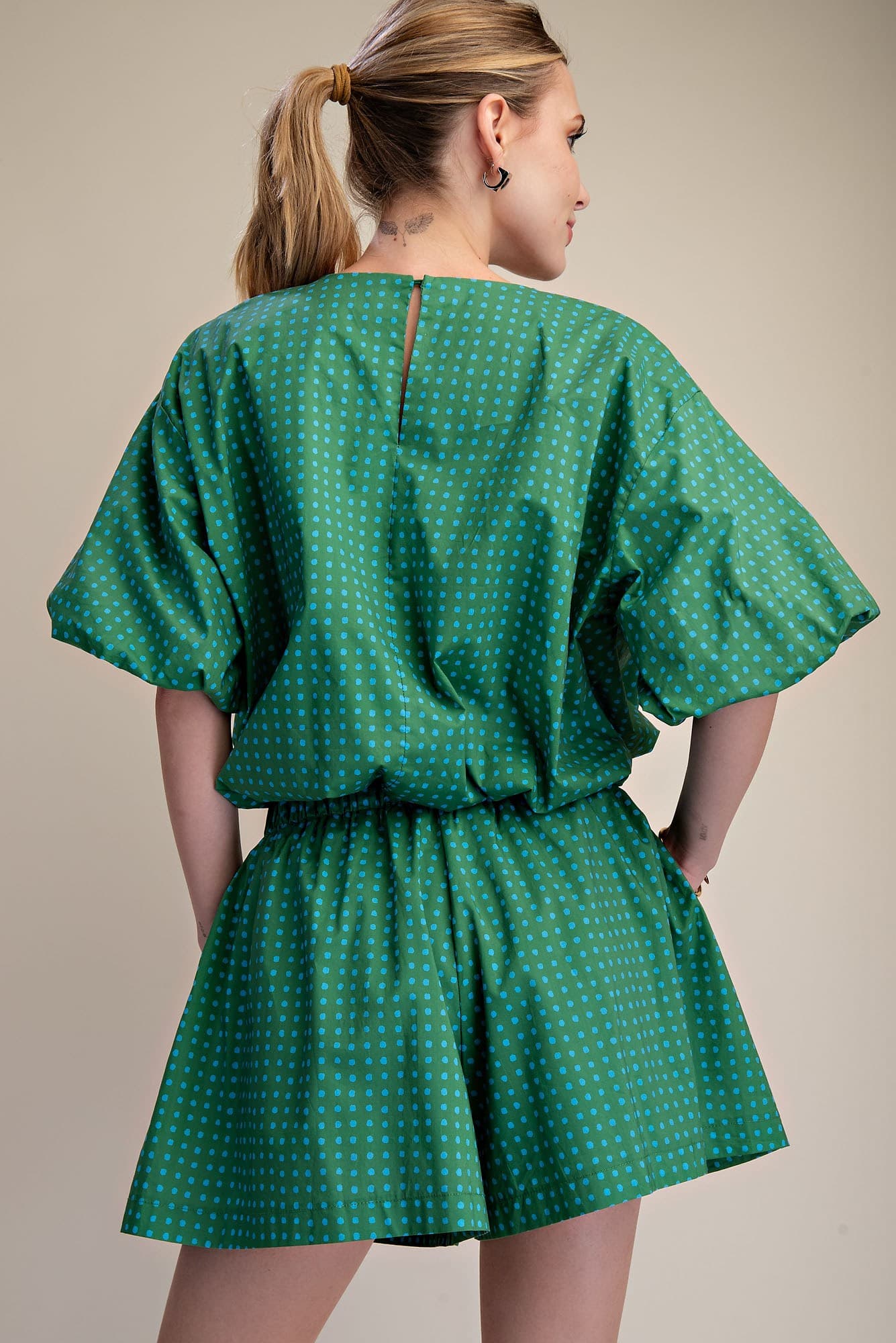 T8206 - KELLY GREEN