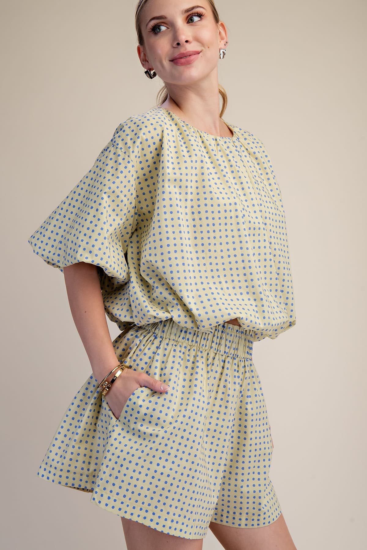 T8206 - BUTTER YELLOW