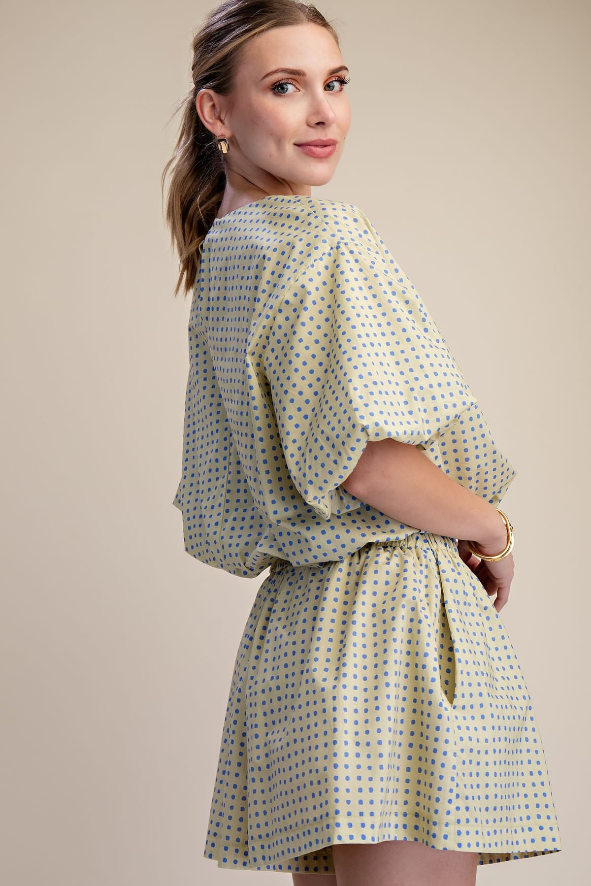 T8206 - BUTTER YELLOW