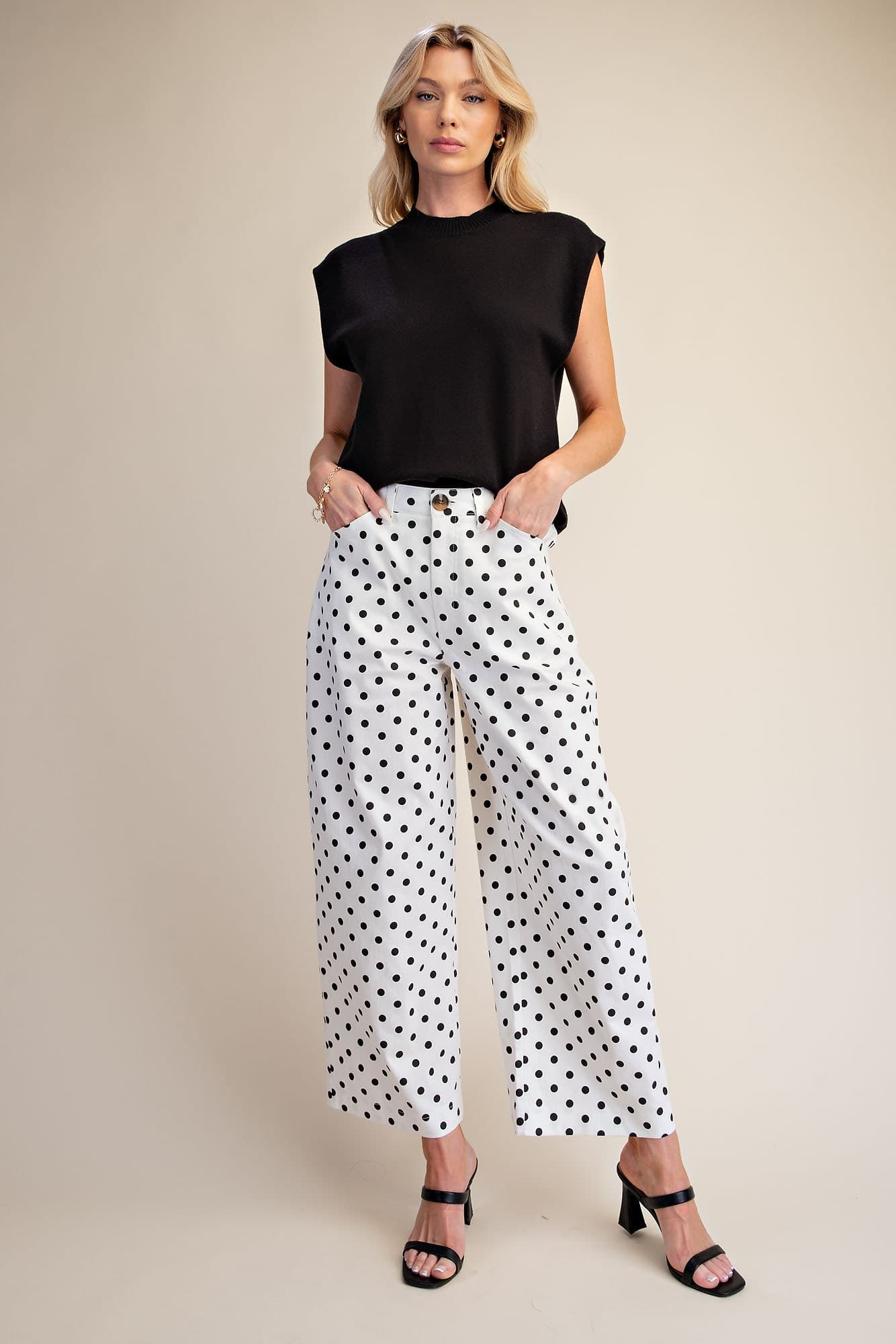 P8239 - WHITE