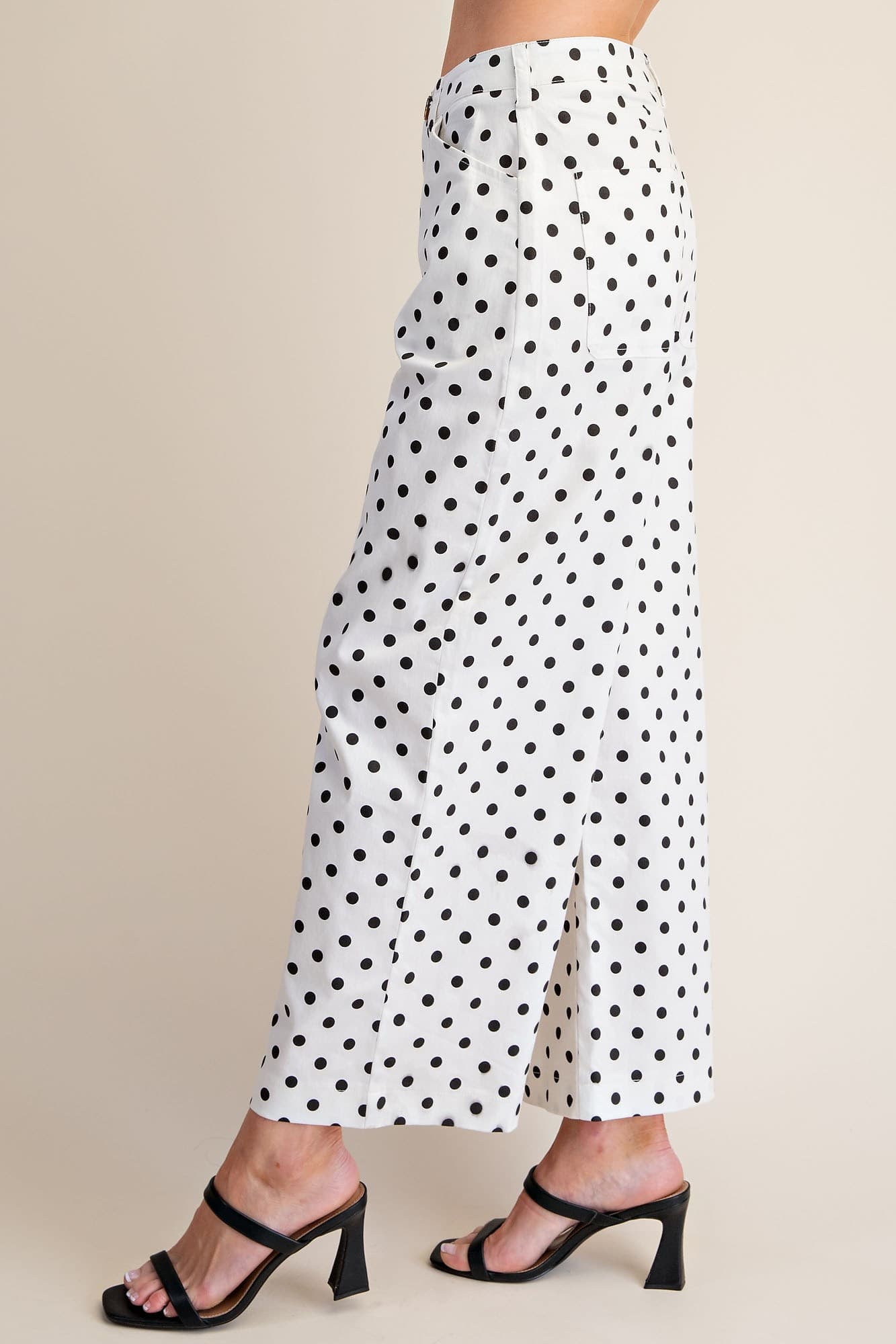 P8239 - WHITE