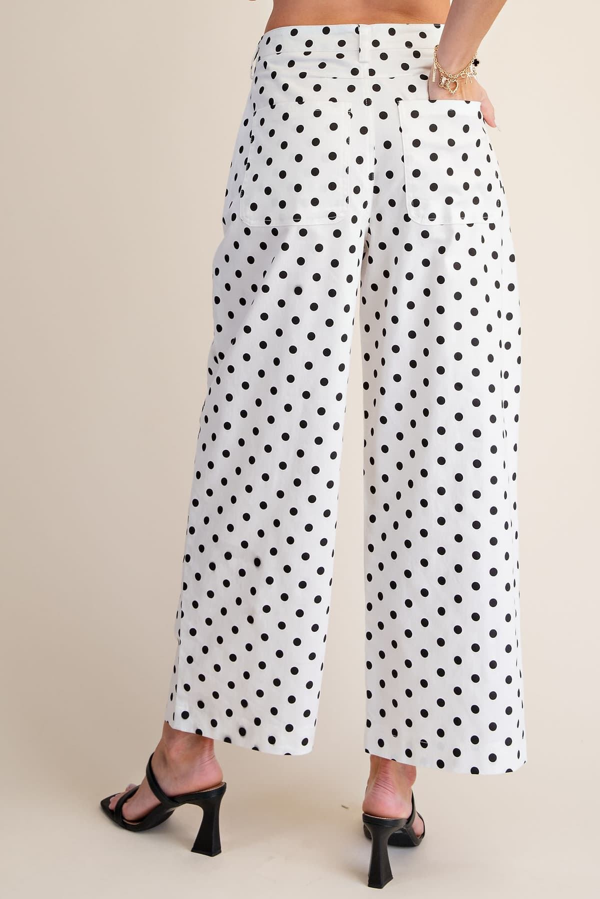 P8239 - WHITE