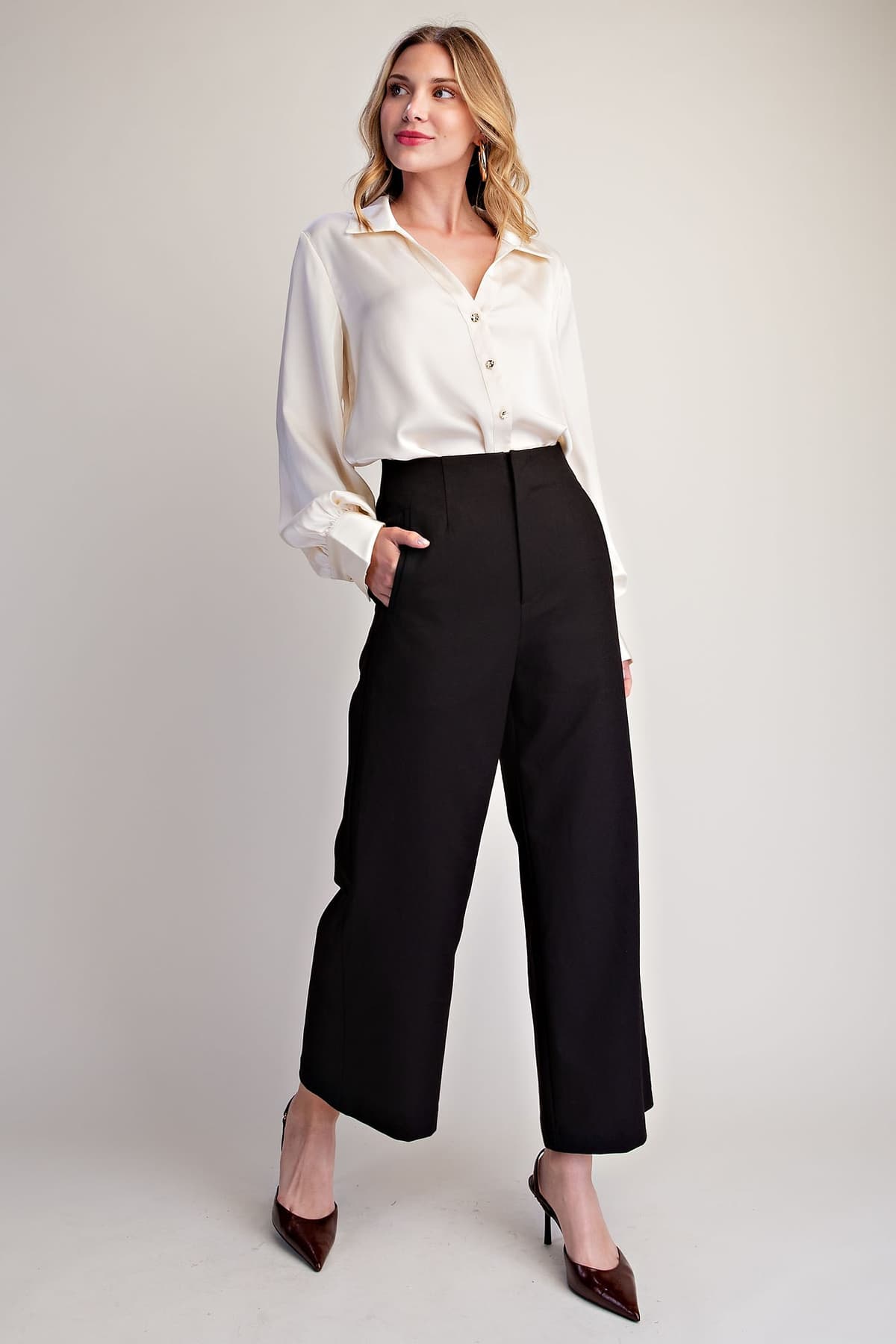 P8242 - BLACK