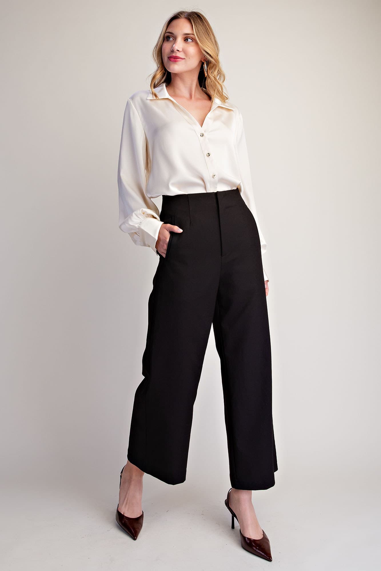 P8242 - BLACK
