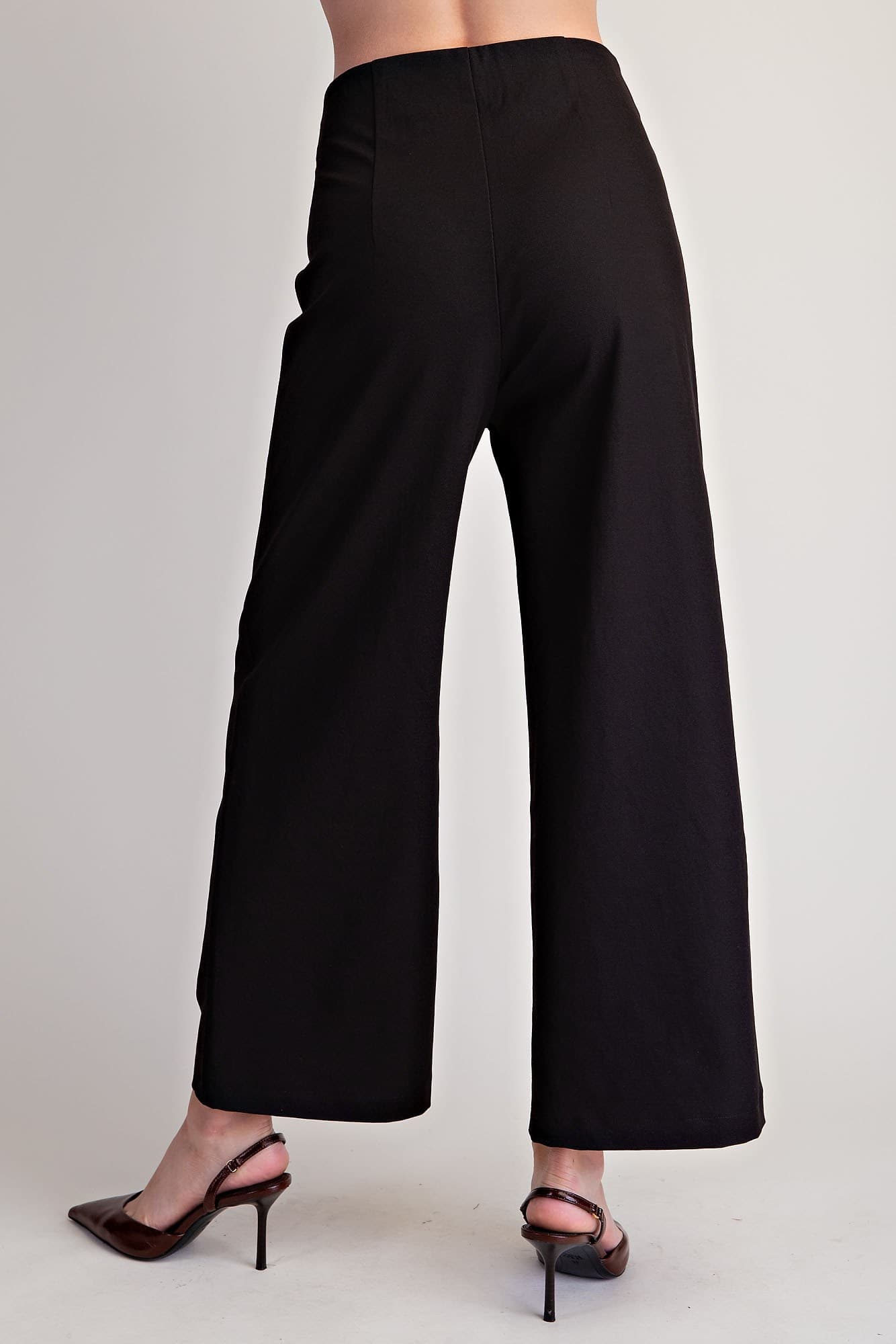 P8242 - BLACK