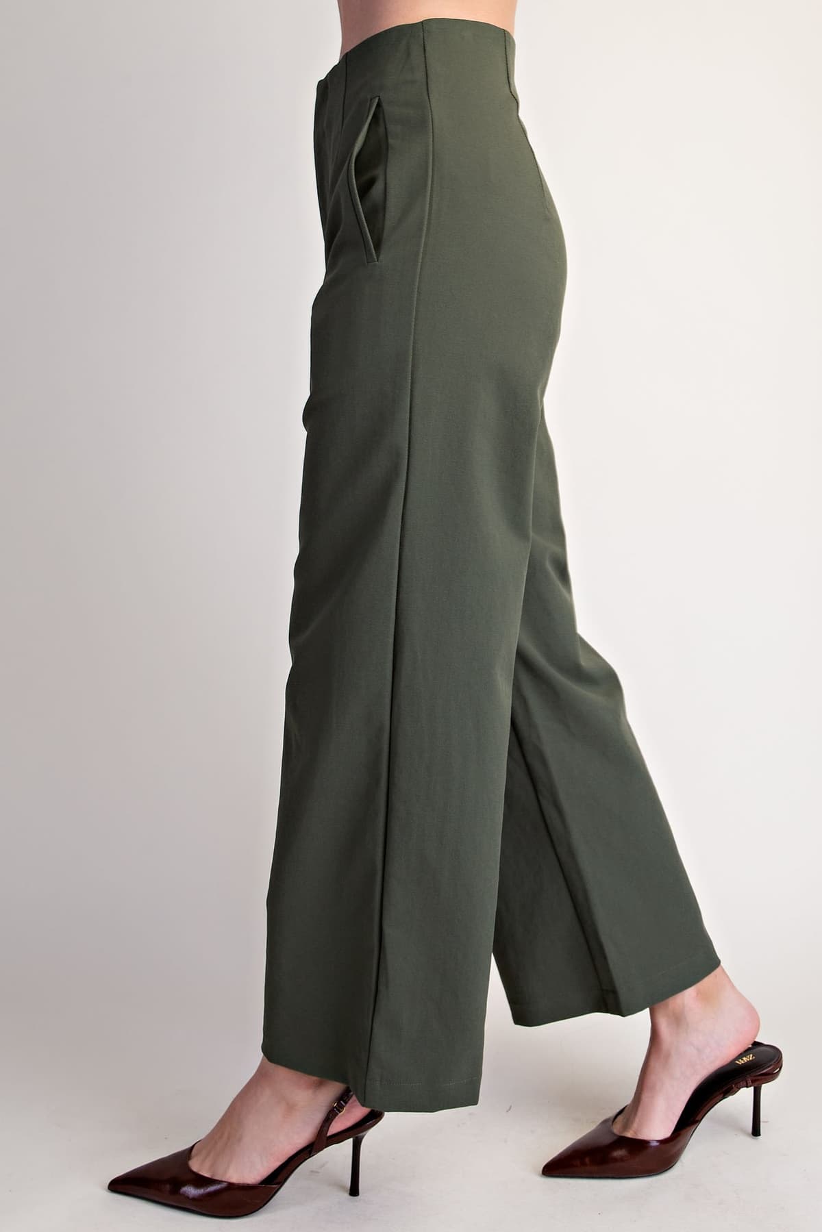 P8242 - OLIVE