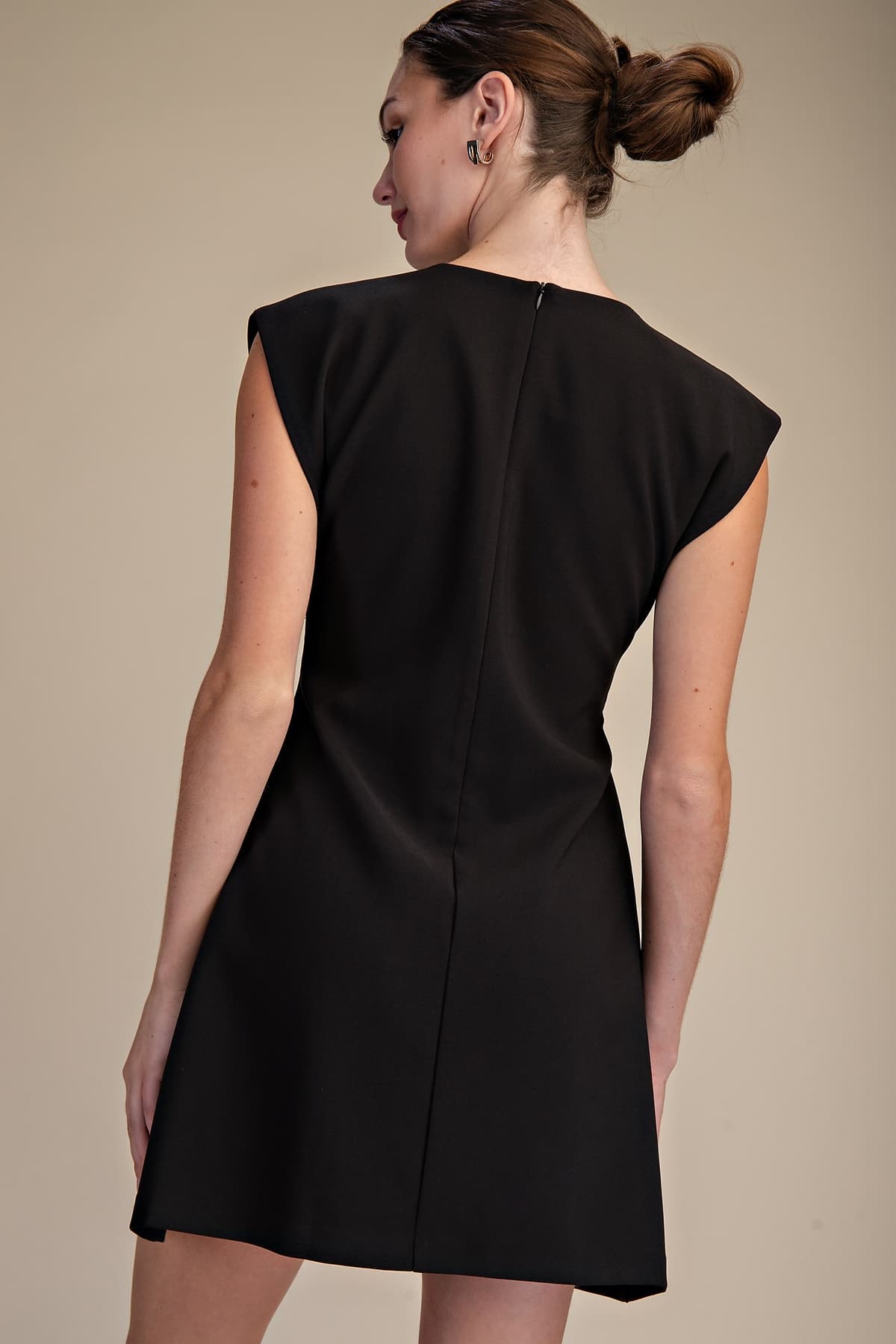 D8268 - BLACK