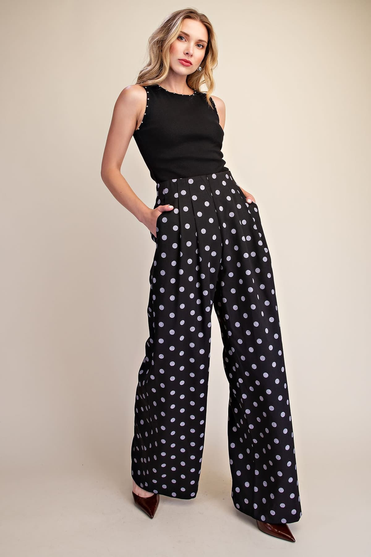 P9278 - BLACK/CREAM