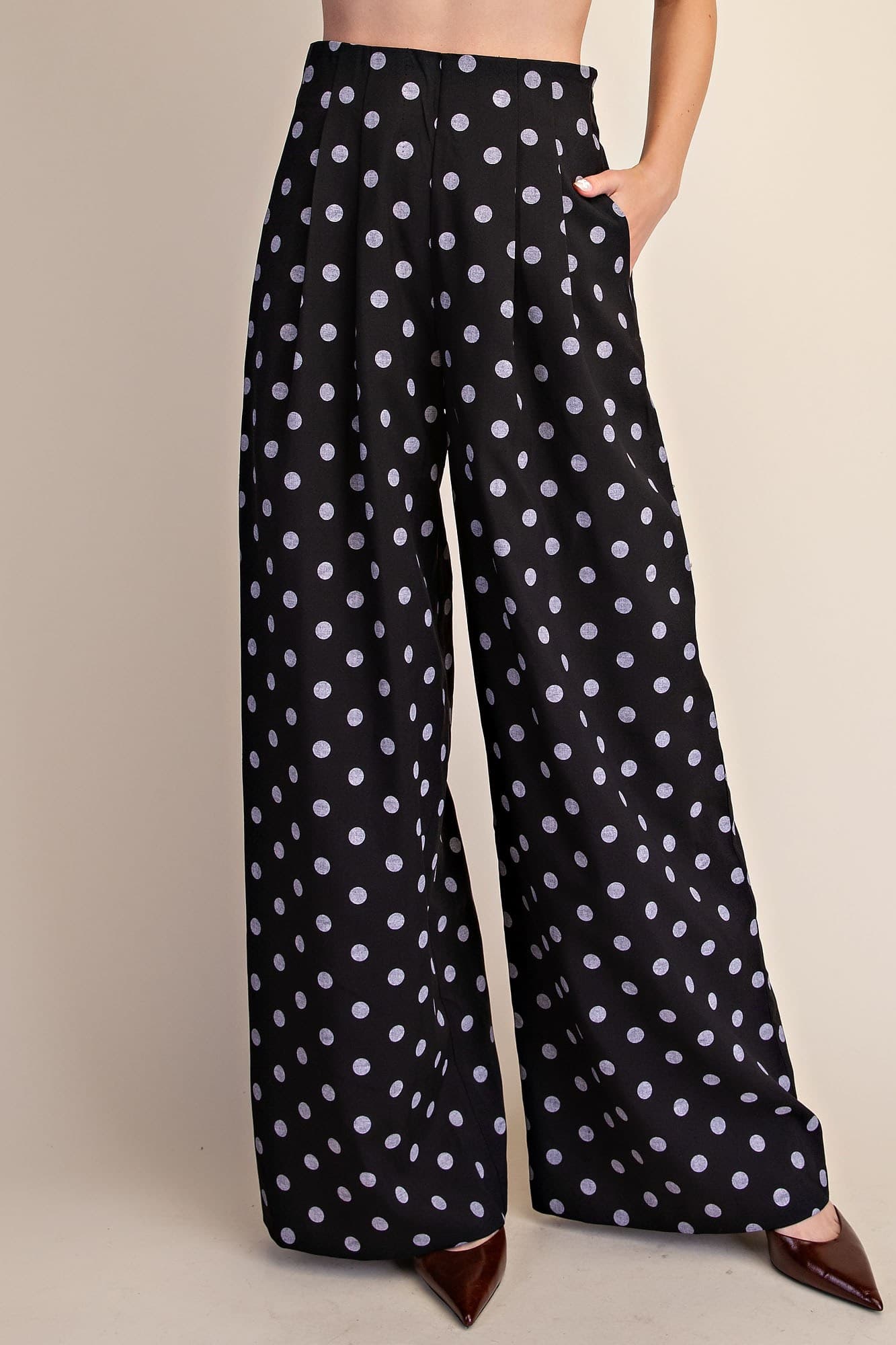 P9278 - BLACK/CREAM