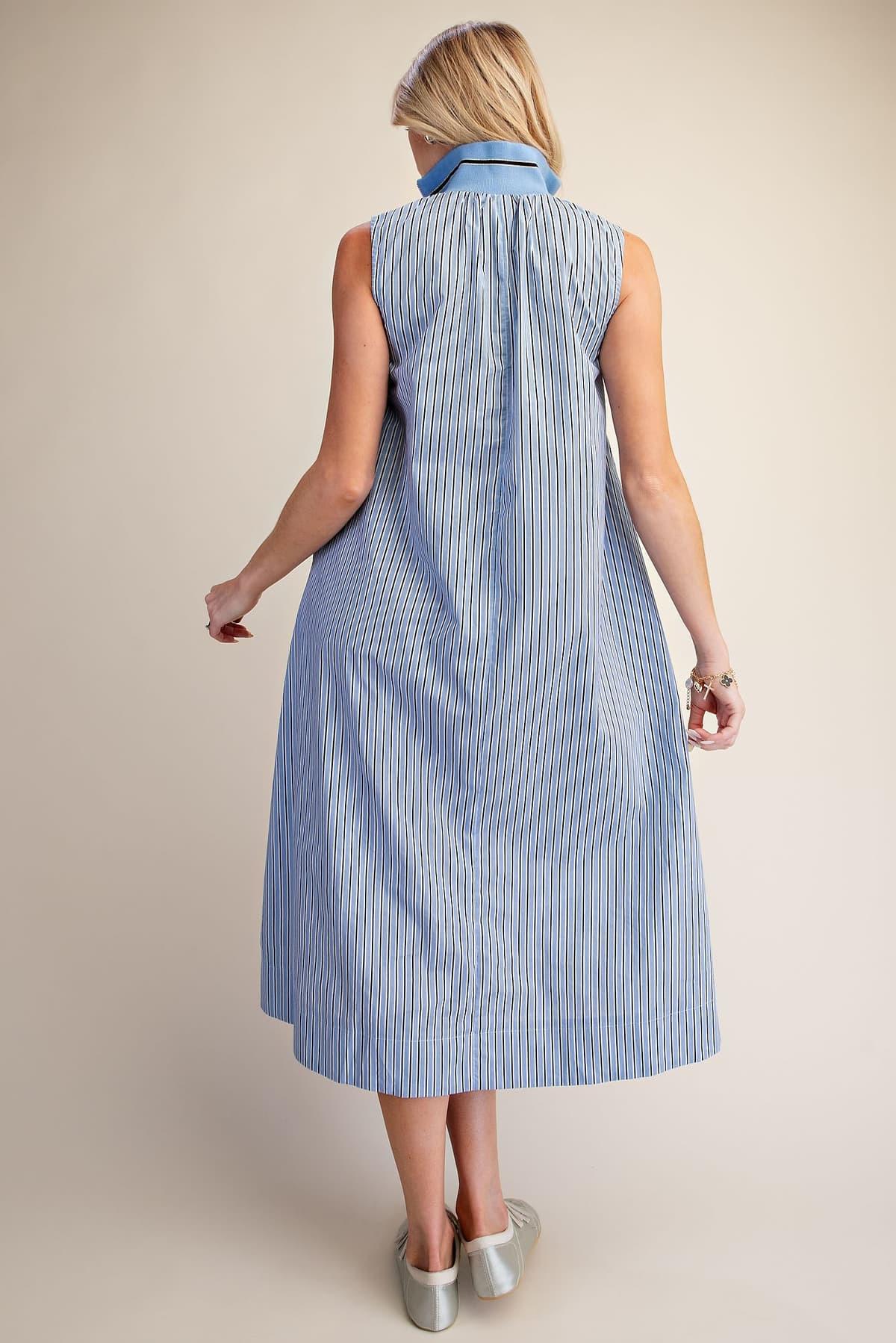 D8211 - BLUE