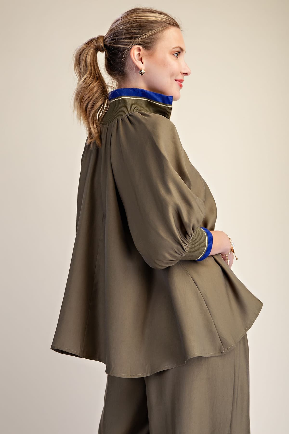 T8261 - OLIVE