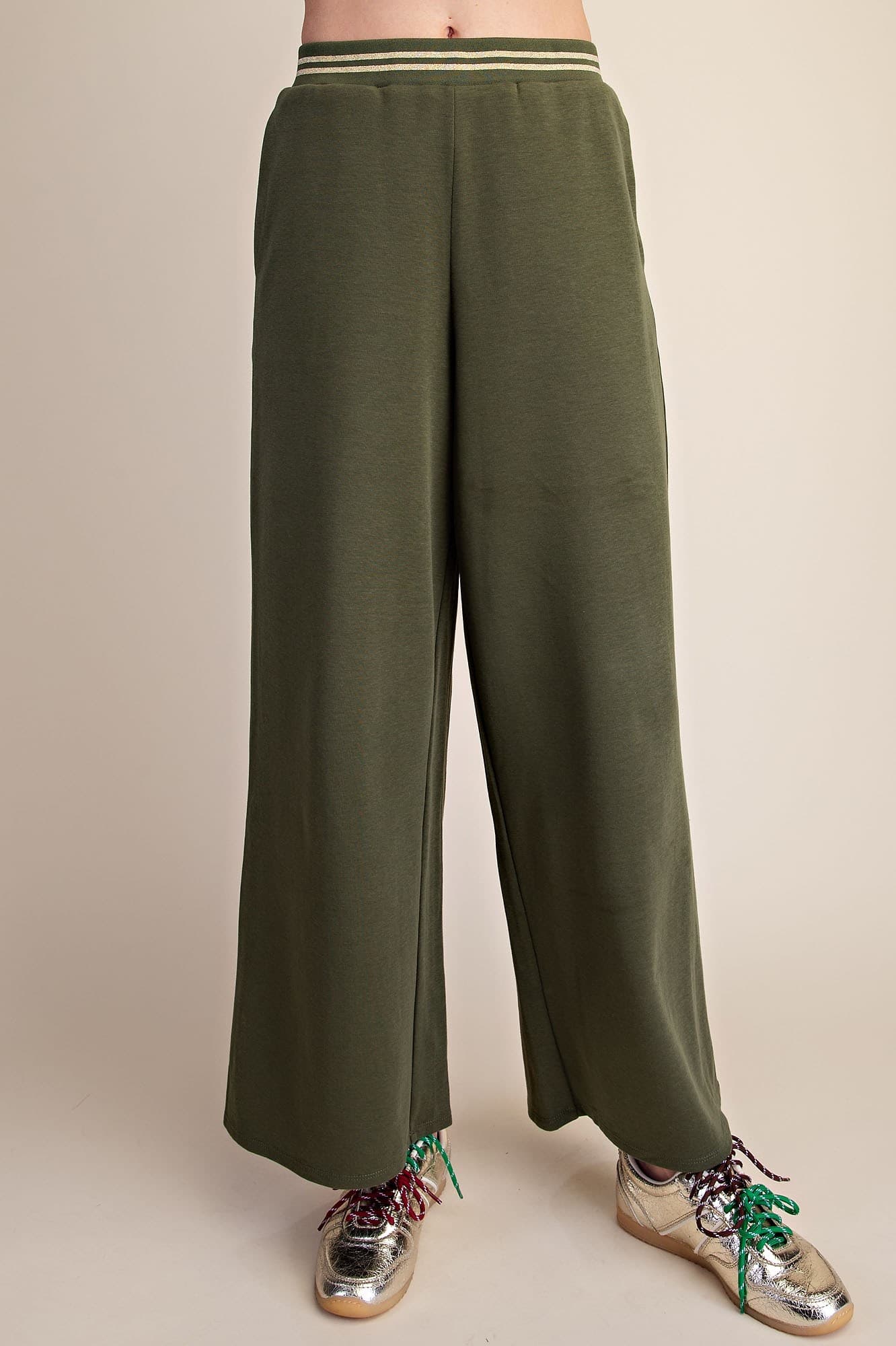 P8218 - OLIVE