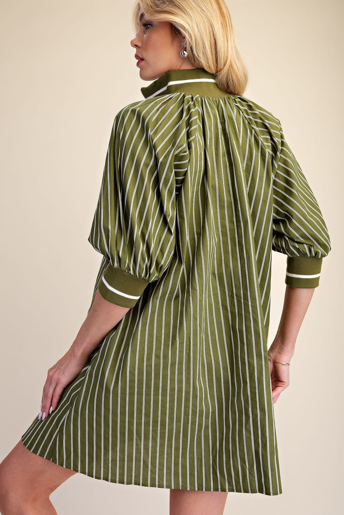 D8263 - OLIVE