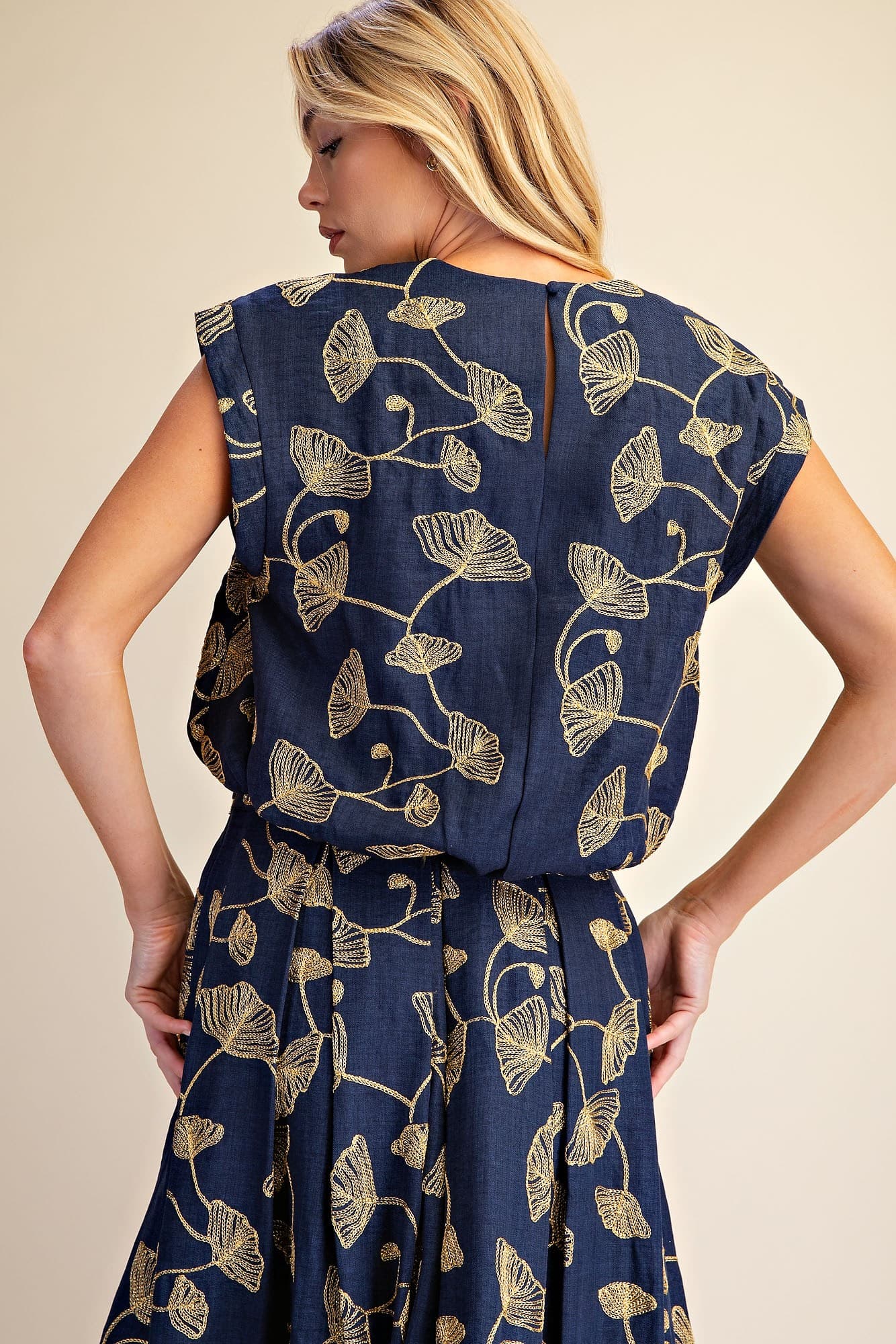T8276 - NAVY