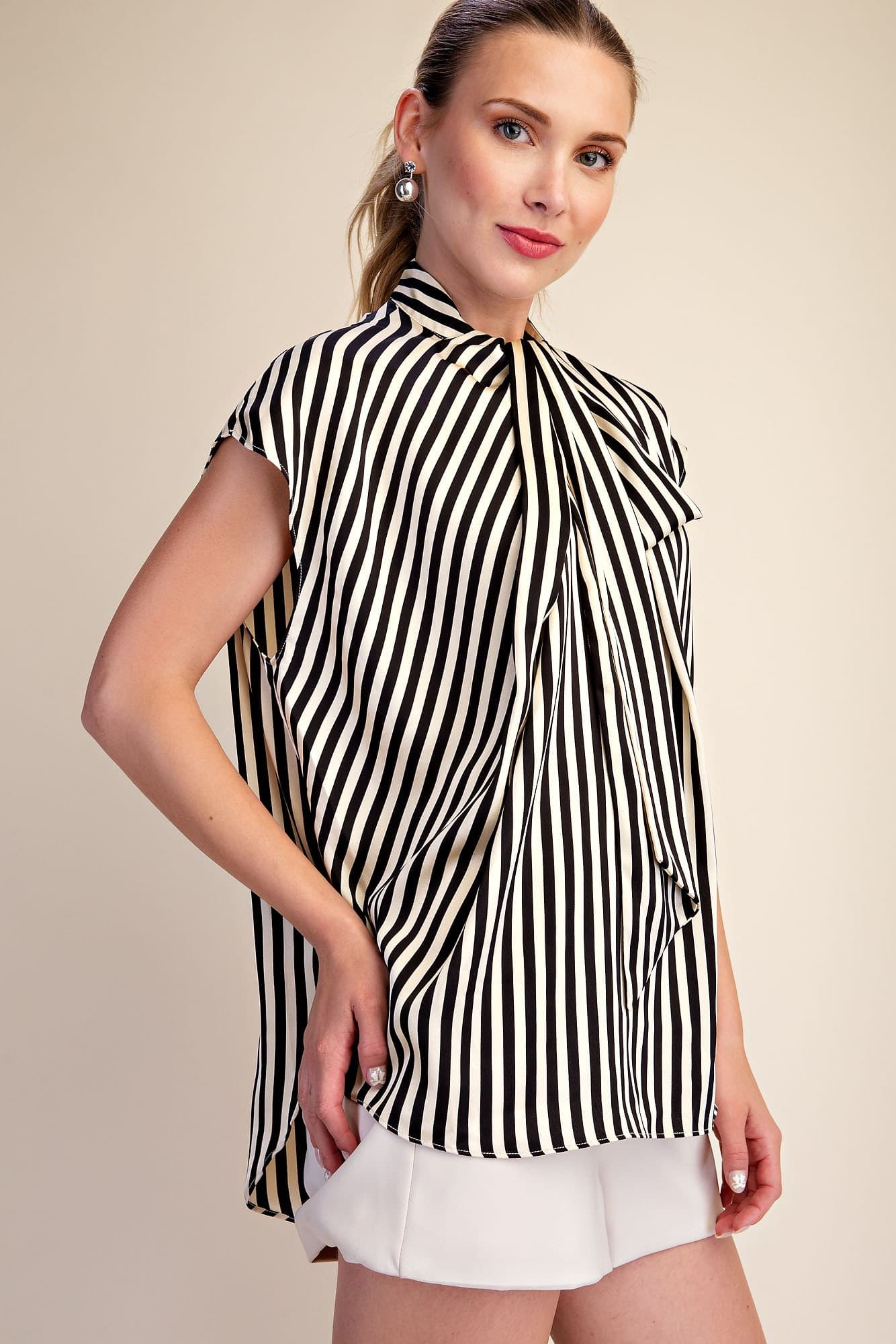 T8284 - BLACK