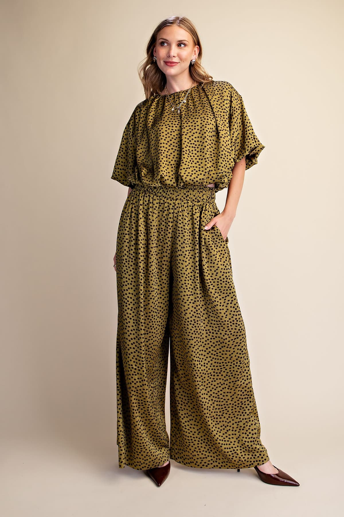 T8341 - OLIVE