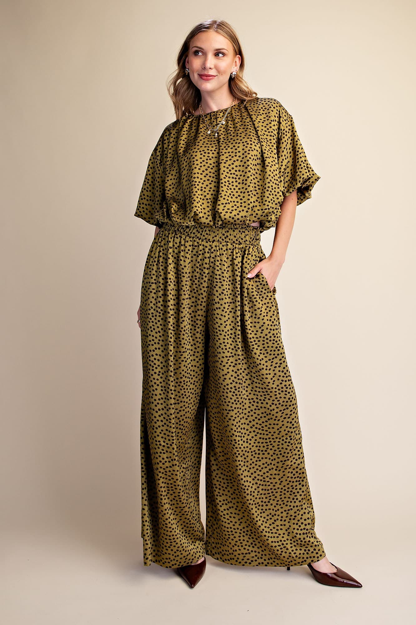 T8341 - OLIVE