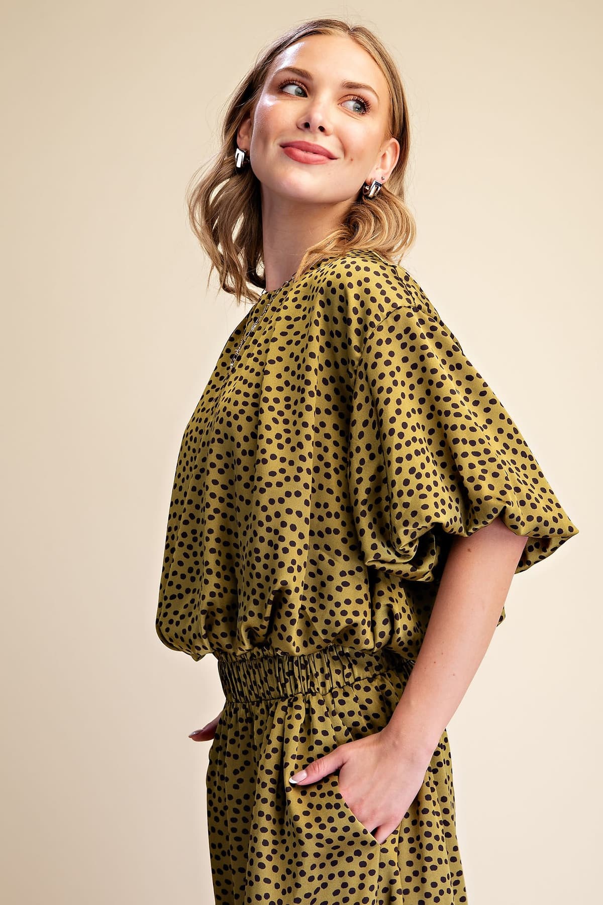 T8341 - OLIVE