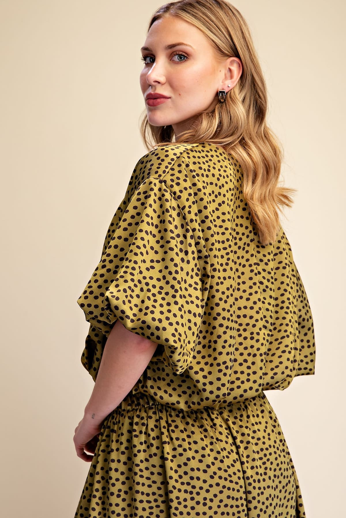 T8341 - OLIVE