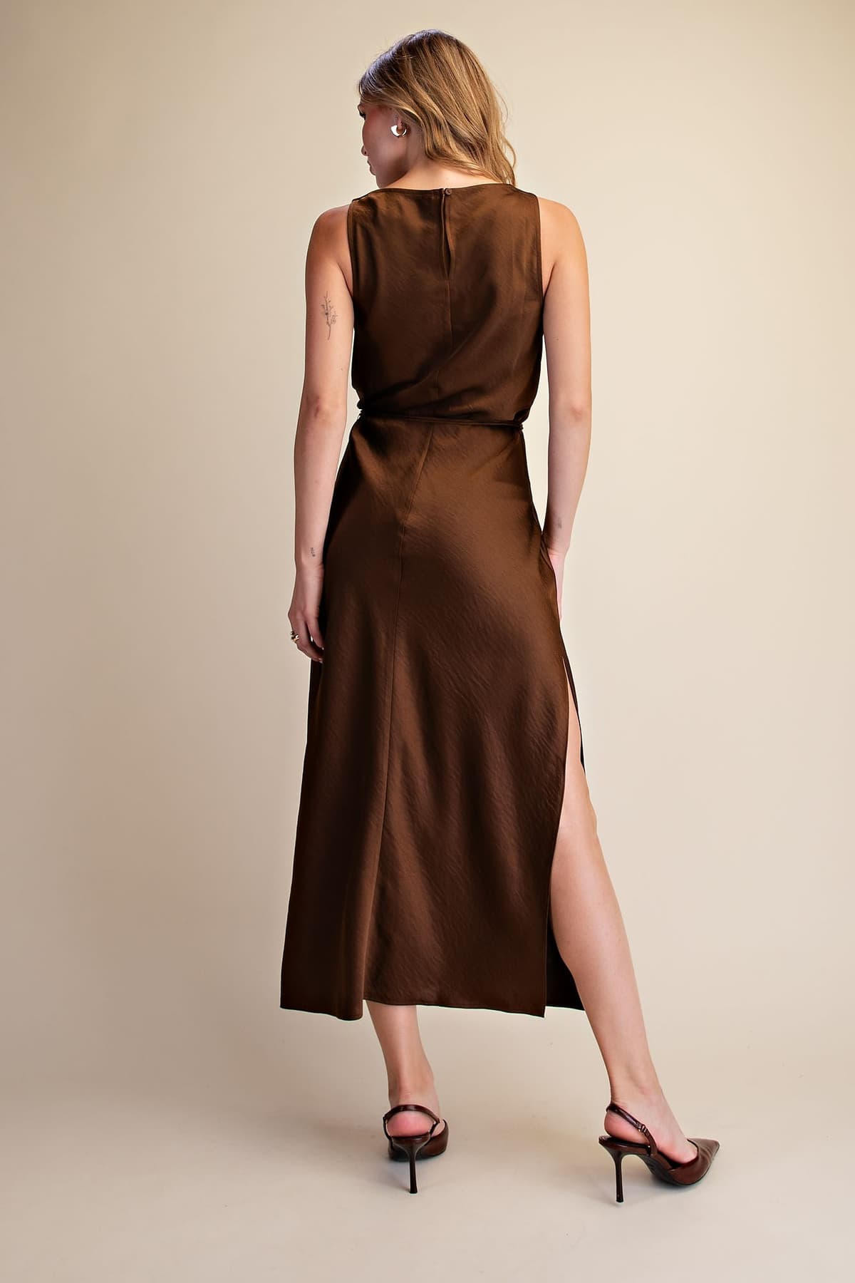 D8300 - BROWN