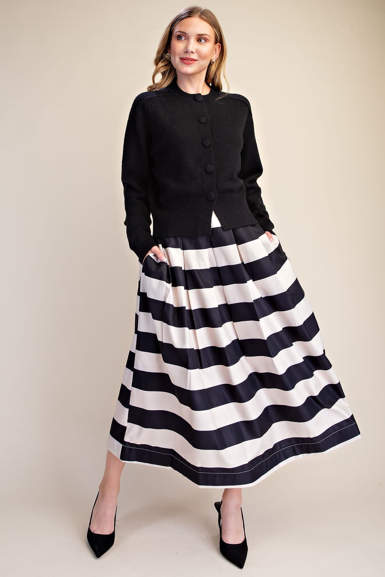 S8306 - BLACK