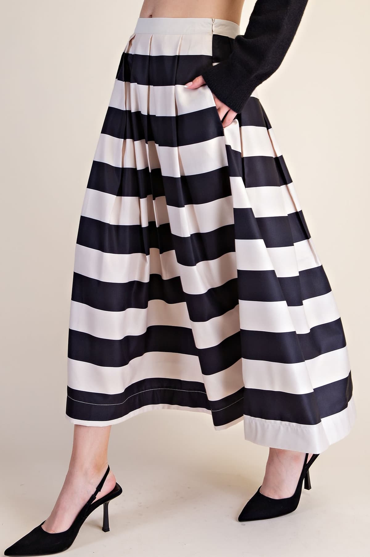 S8306 - BLACK