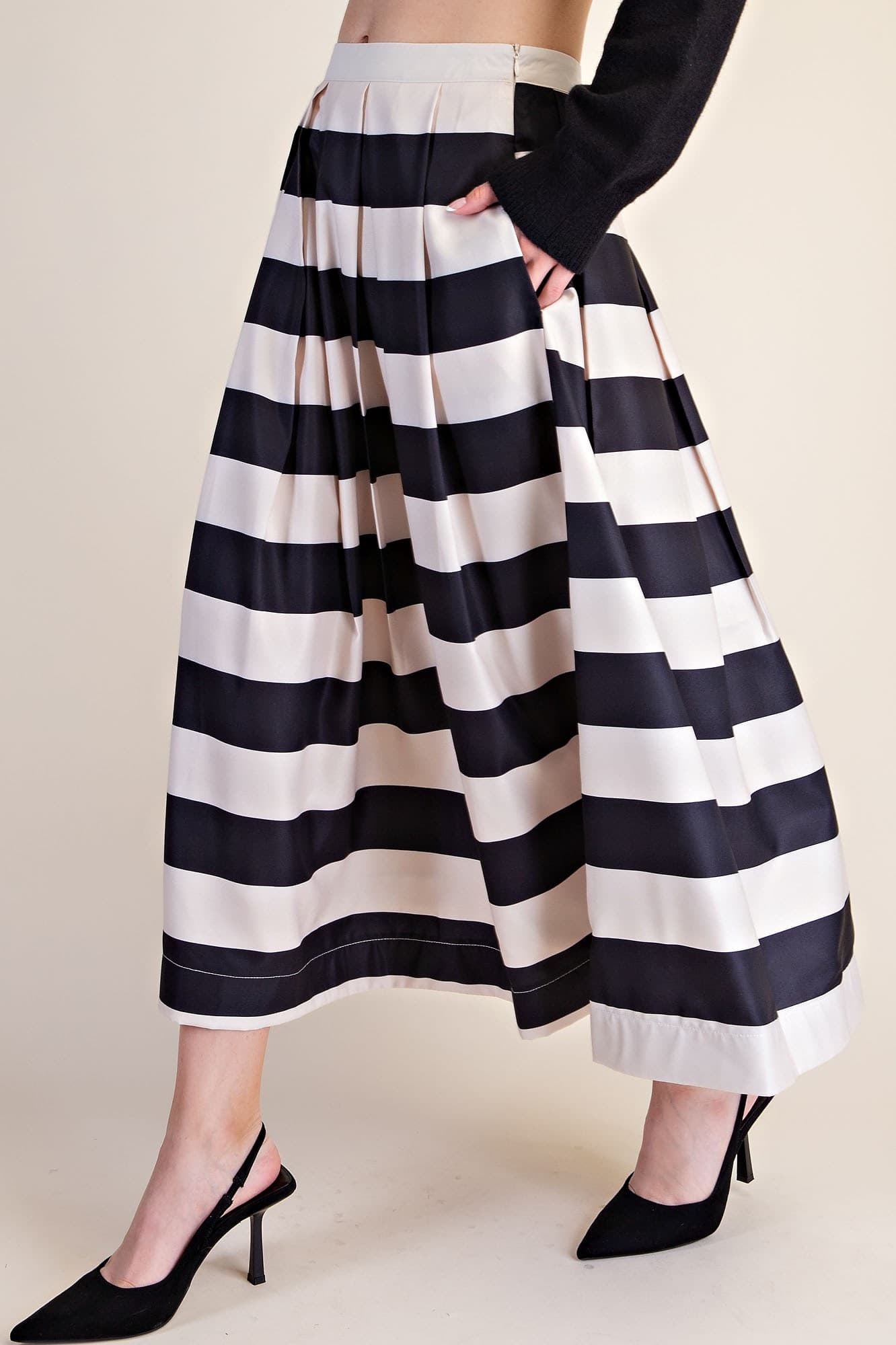 S8306 - BLACK